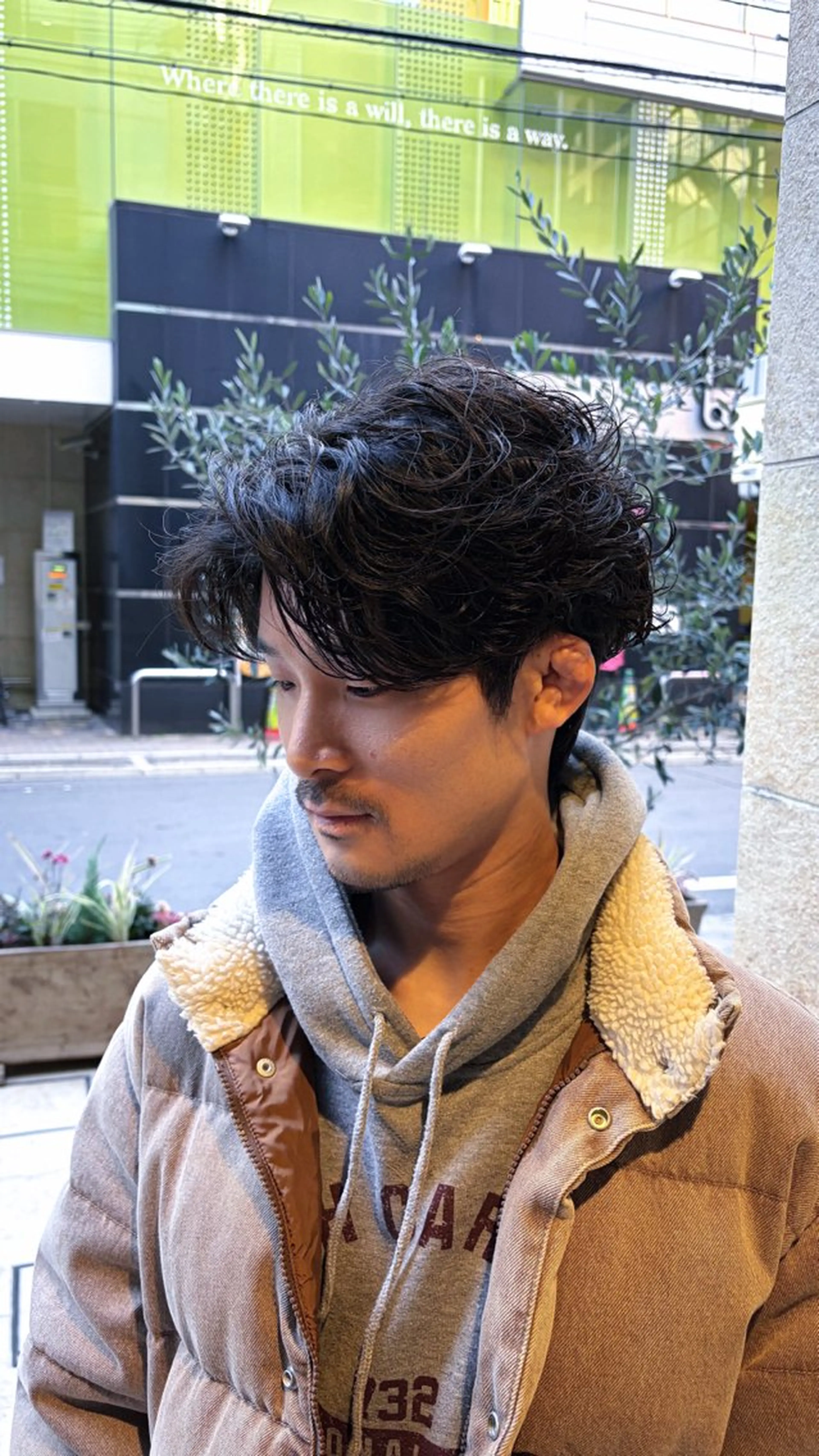 ミディアム パーマ メンズ ミディアムパーマ メンズパーマ シャドーパーマ ニュアンスパーマ カット ヘアカラー パーマ メンズ カラー特化/ カラー特化/池田海斗のヘアスタイル