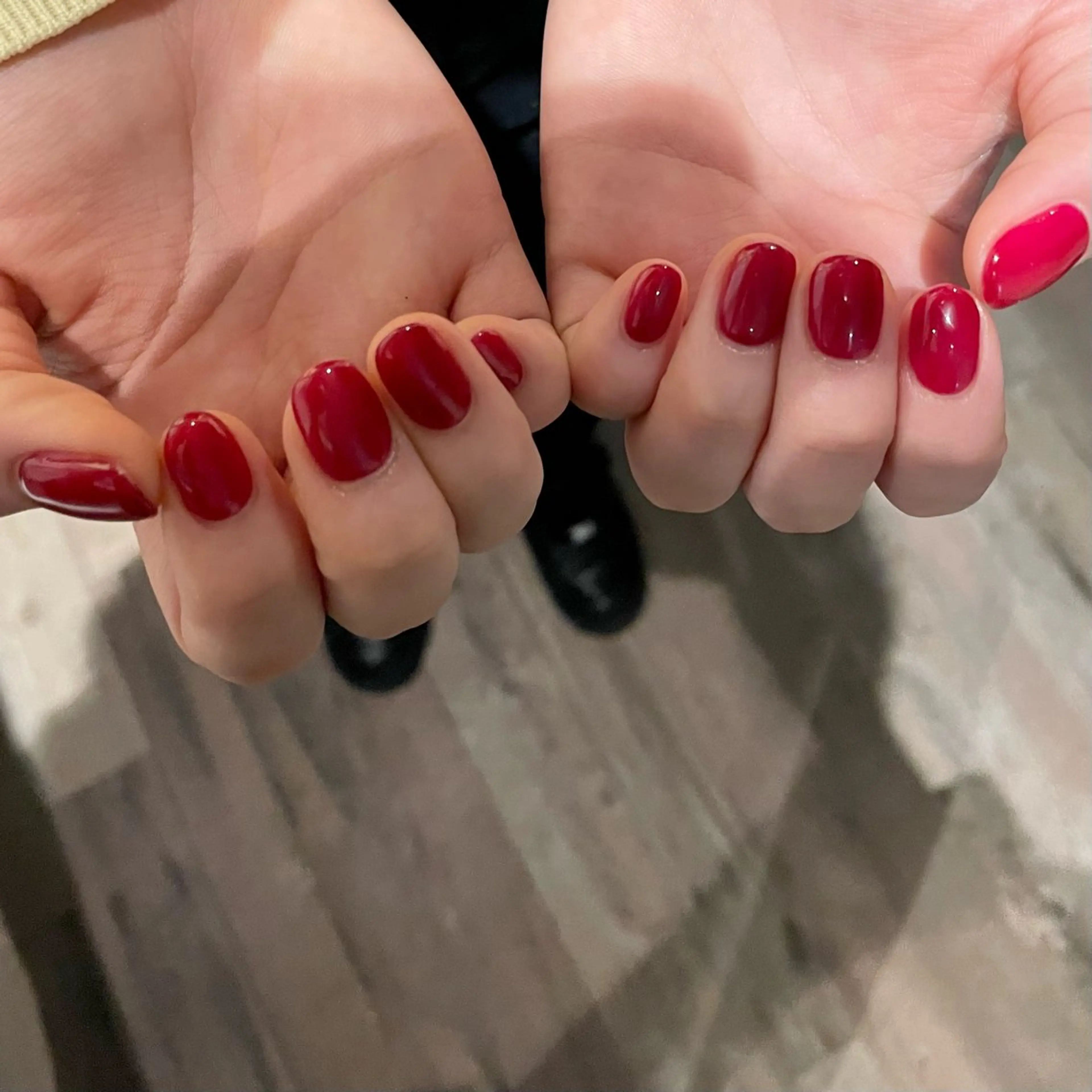 ネイル 赤色 ショートネイル ハンドネイル Reflection marikoのネイルデザイン