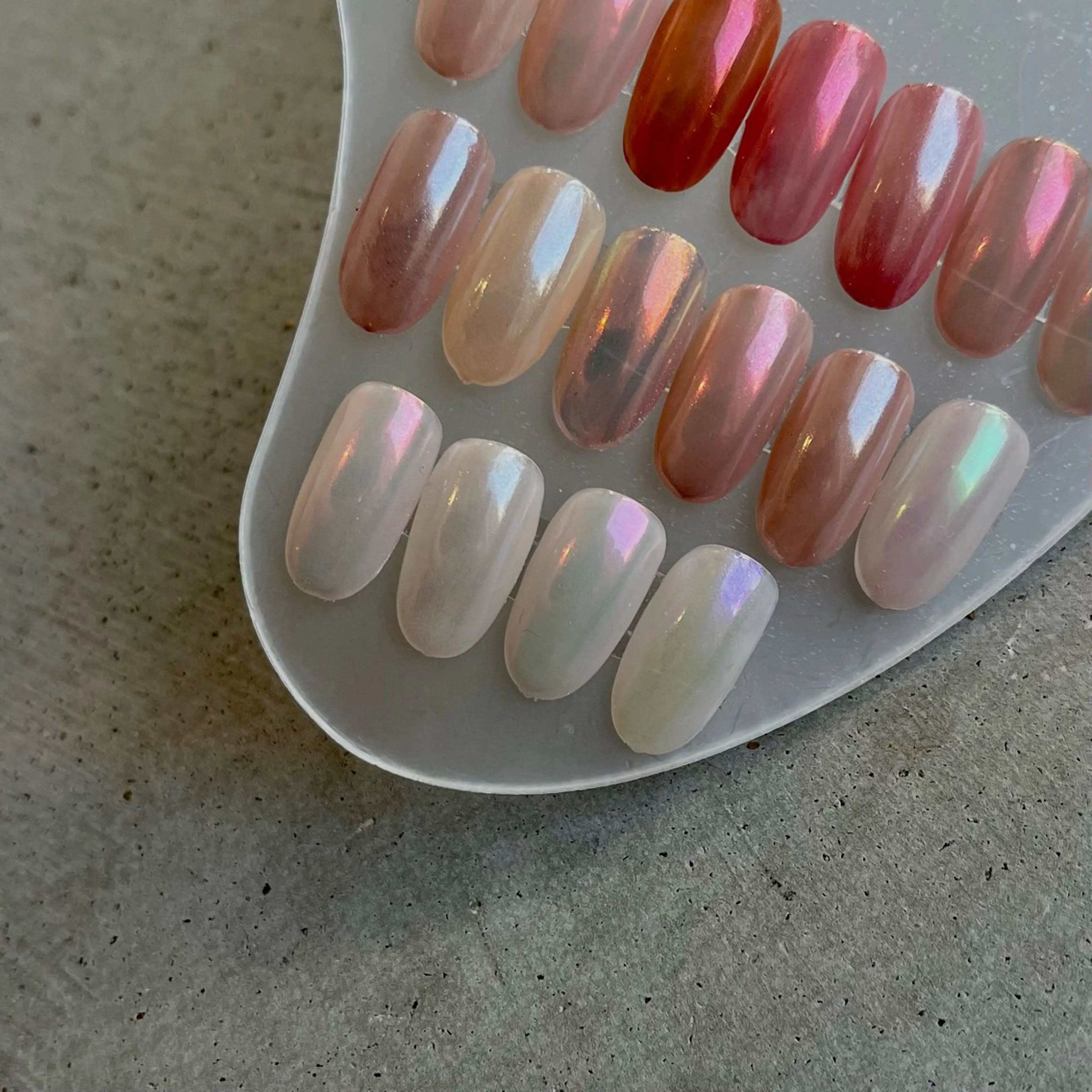 【オフあり】幻想的な輝き✨オーロラネイル(サンプルから選択)の写真