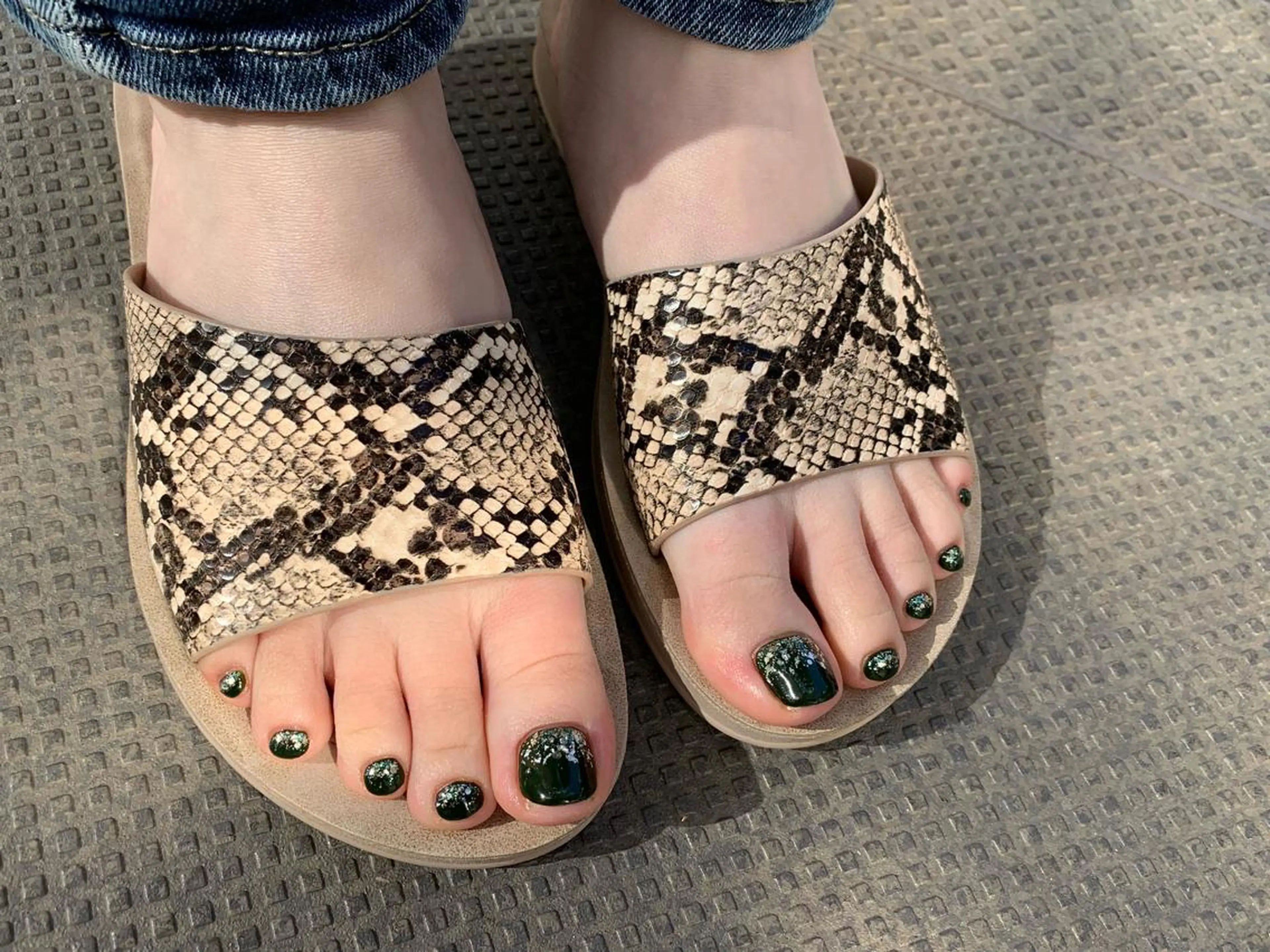 ネイル フットネイル マキノ ユイのネイルデザイン