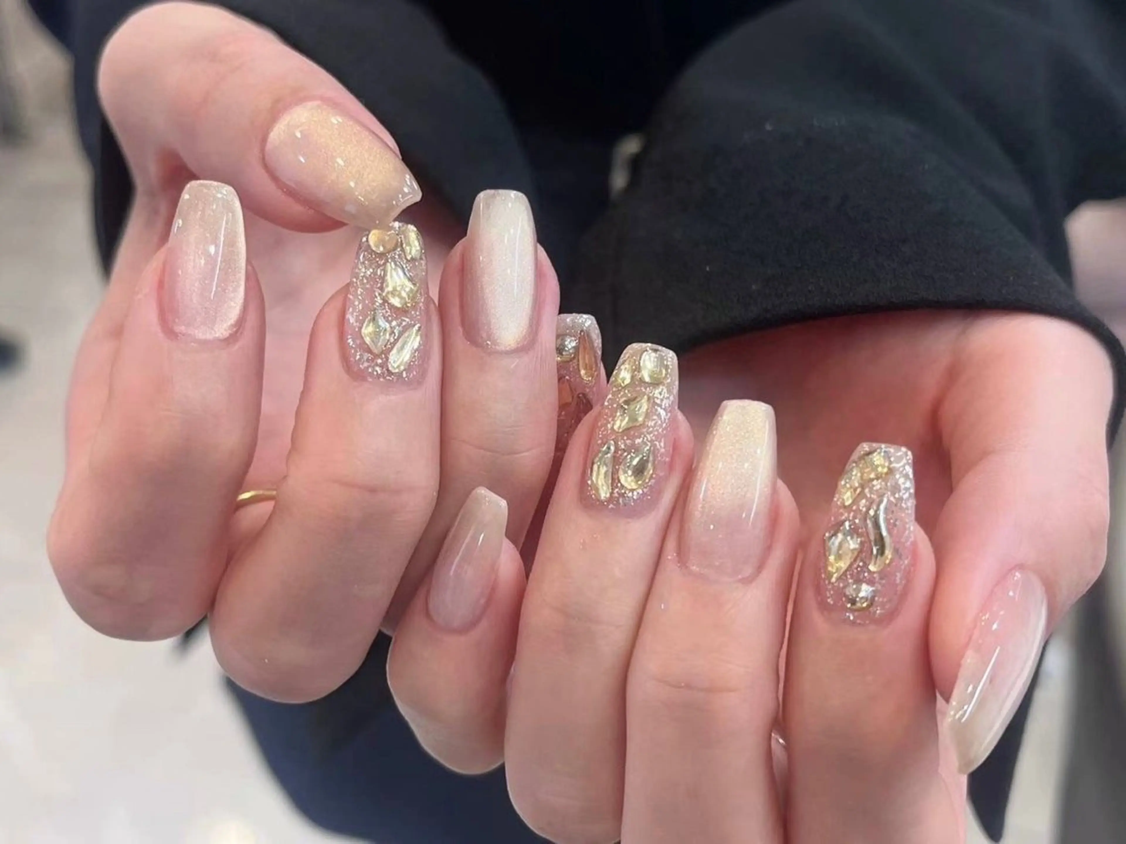 ネイル アートネイル フラワーネイル フットネイル ジェルネイル マグネットネイル Babarla　Nail　Salon所属・babarla Nailのネイルデザイン