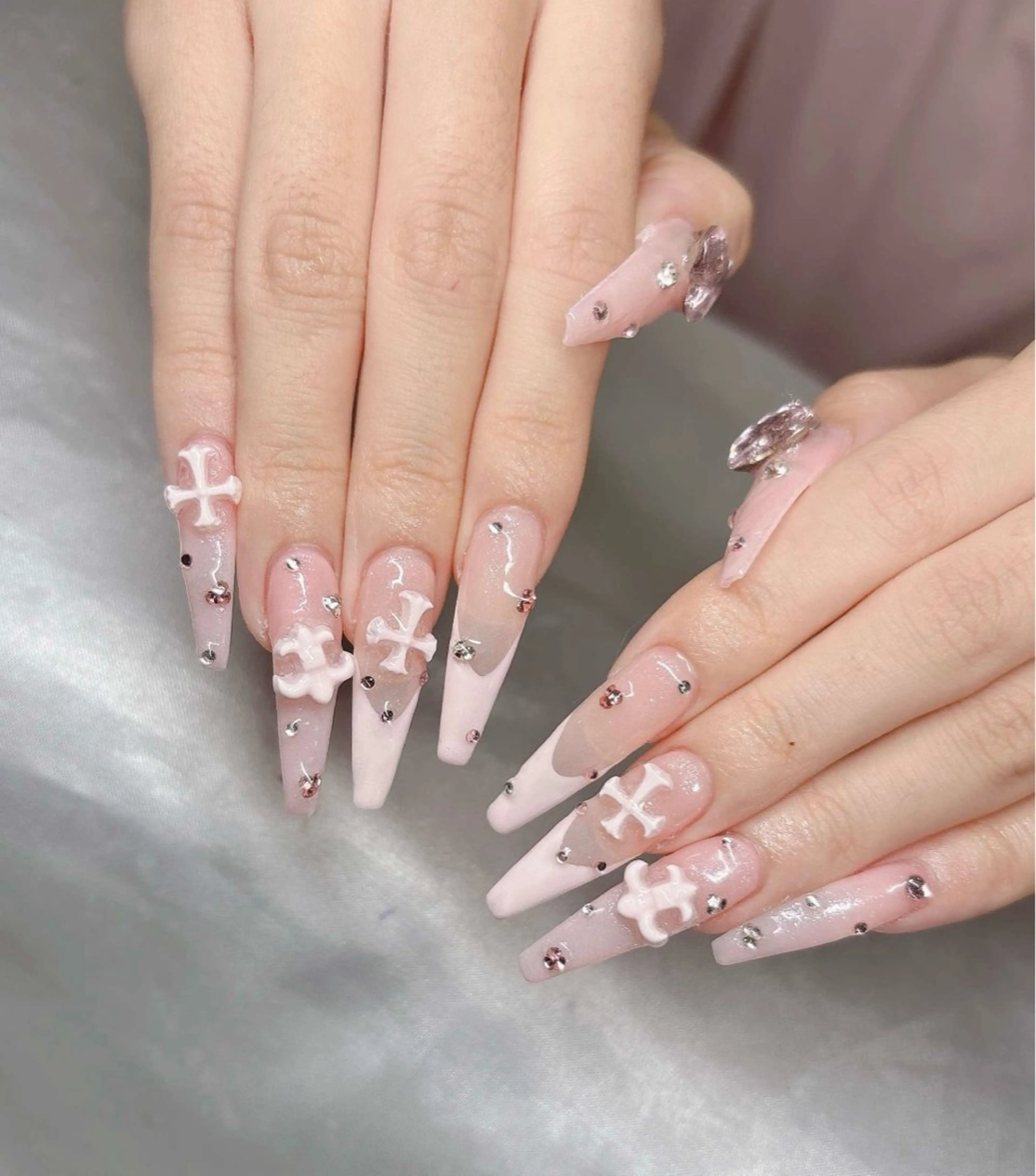 ネイル ハンドネイル Lee Nailsのネイルデザイン