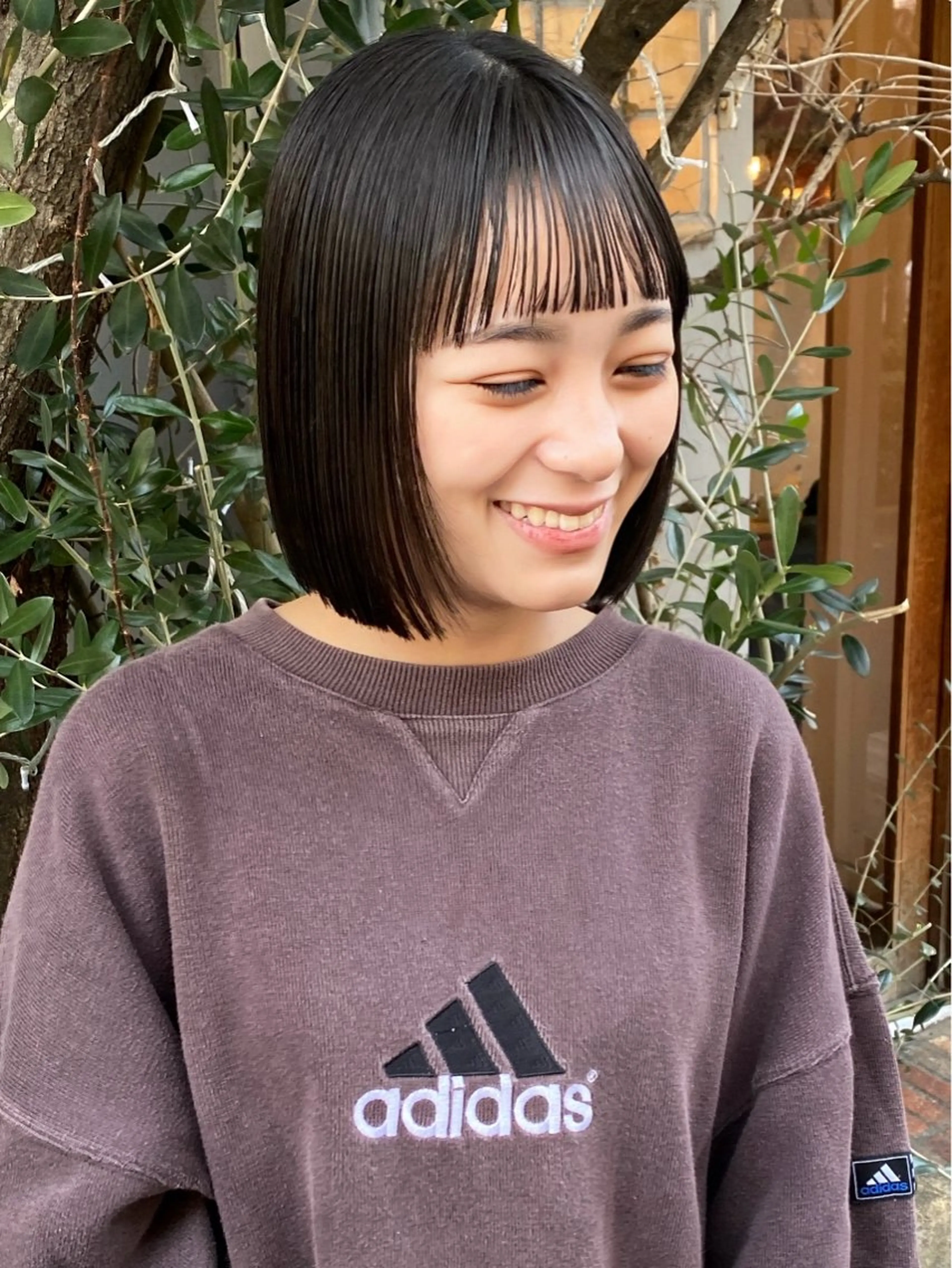 ミディアム カラー 切りっぱなしボブ ボブ 外ハネヘア カット ヘアカラー トリートメント saki🌼ボブ× 透明感カラー🌼のヘアスタイル