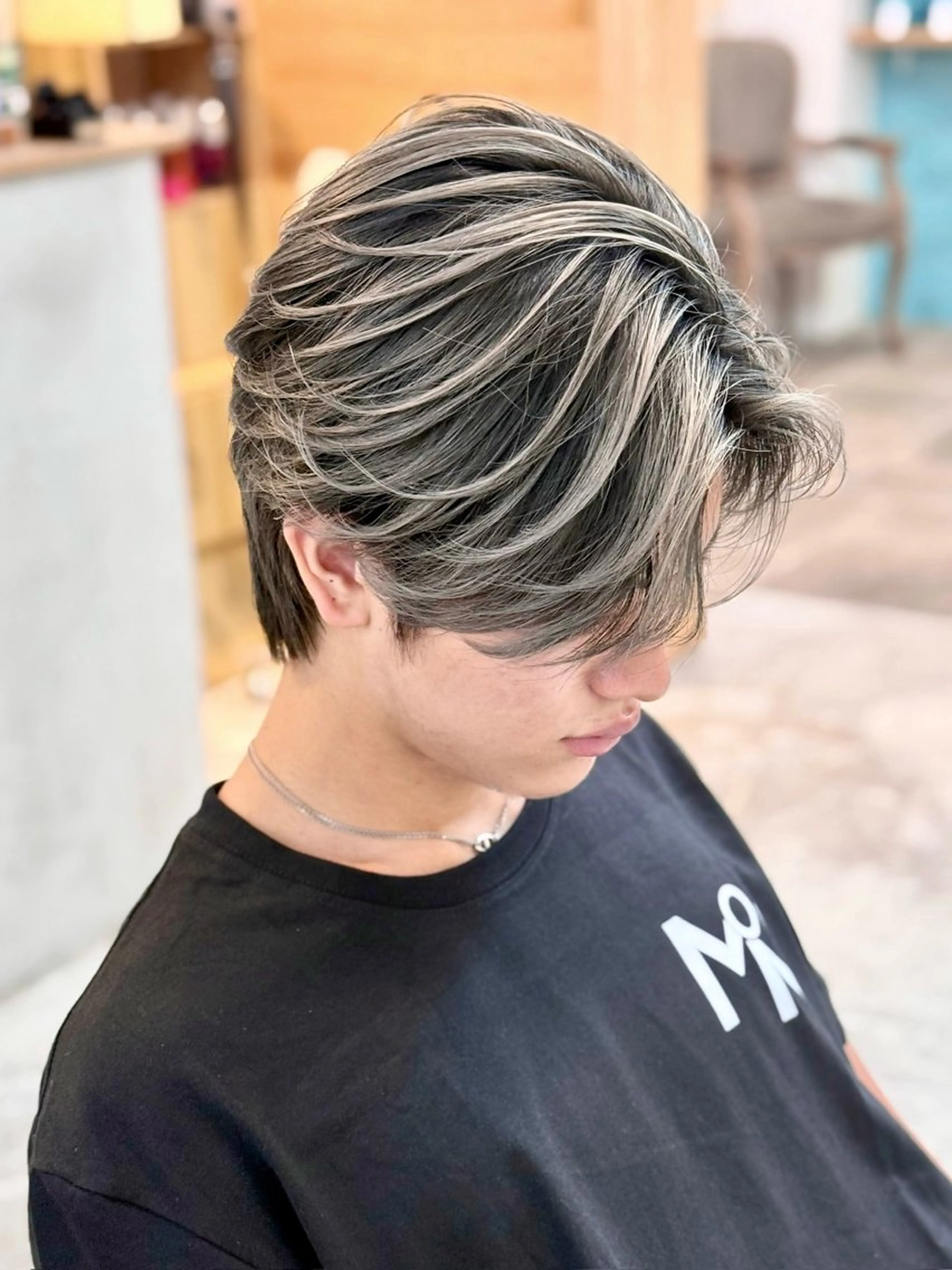 ミディアム カラー メンズ メンズバレイヤージュ バレイヤージュ レイヤーカット カット ヘアカラー トリートメント バレイヤージュ/ シャドウルーツ/安室のヘアスタイル
