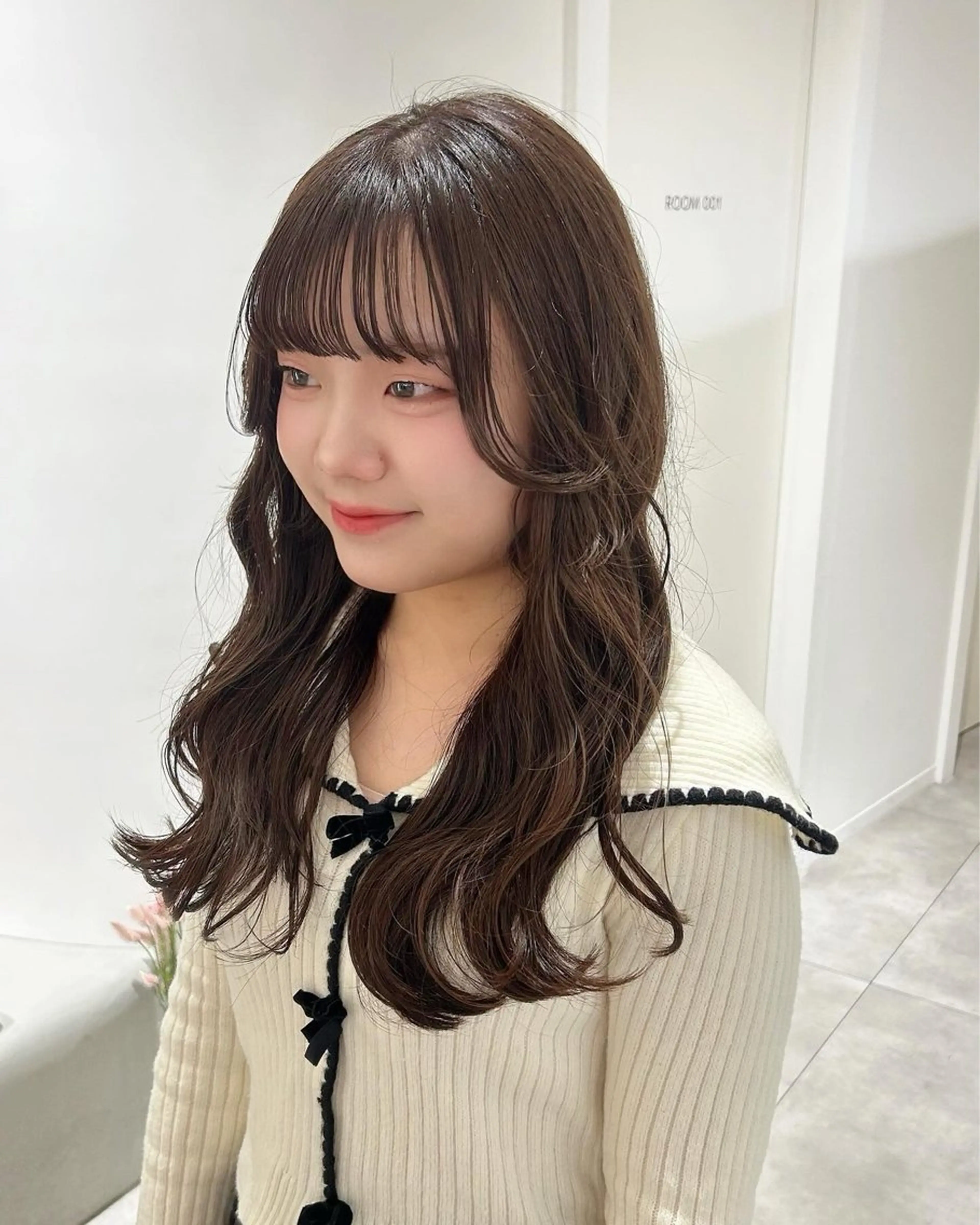 ロング カラー ブラウンカラー ネイビーカラー カット ヘアカラー MASHUabeno所属・オリーブベージュ/ ブリーチなし透明感のヘアスタイル