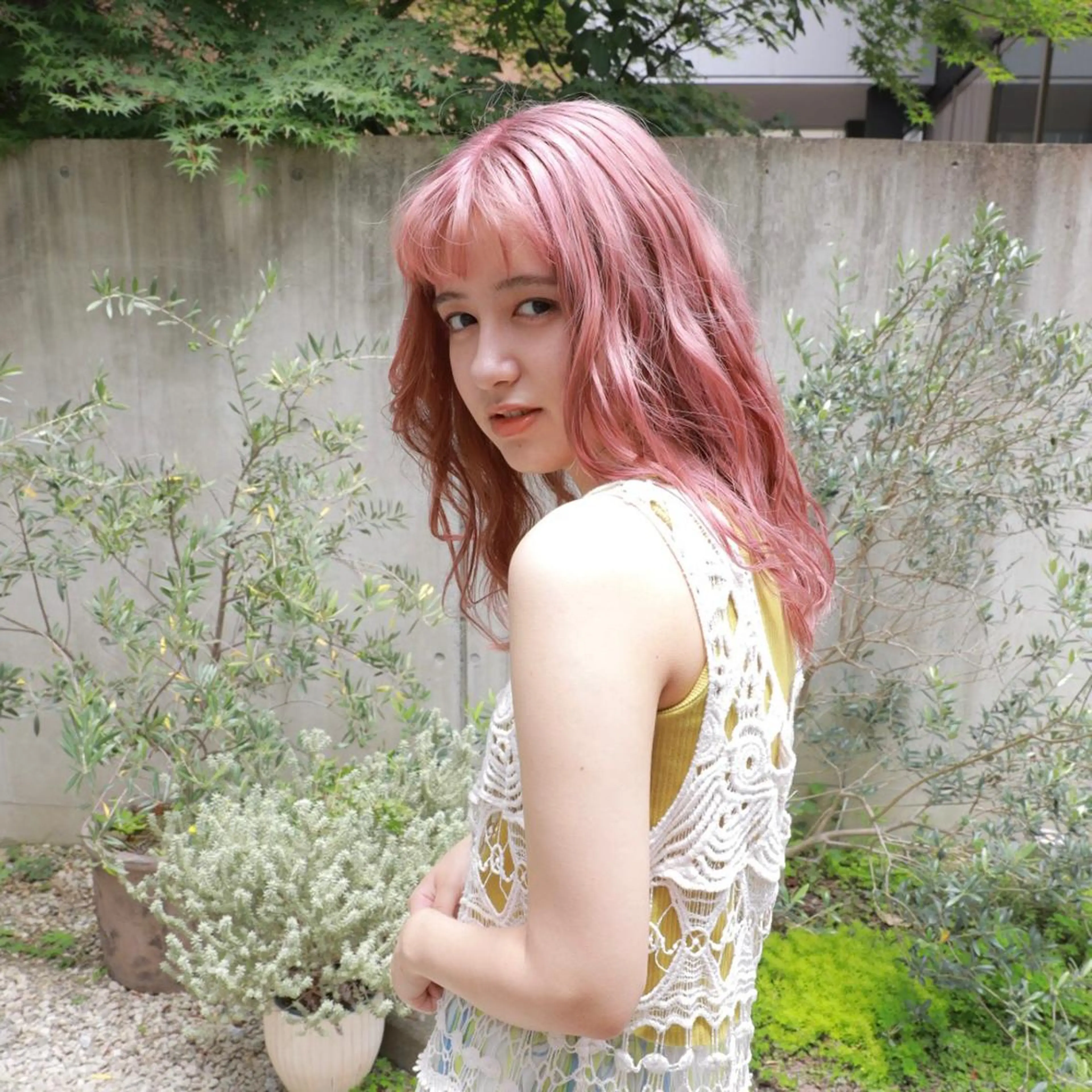 セミロング カラー ブリーチカラーが人気 onnuのヘアスタイル