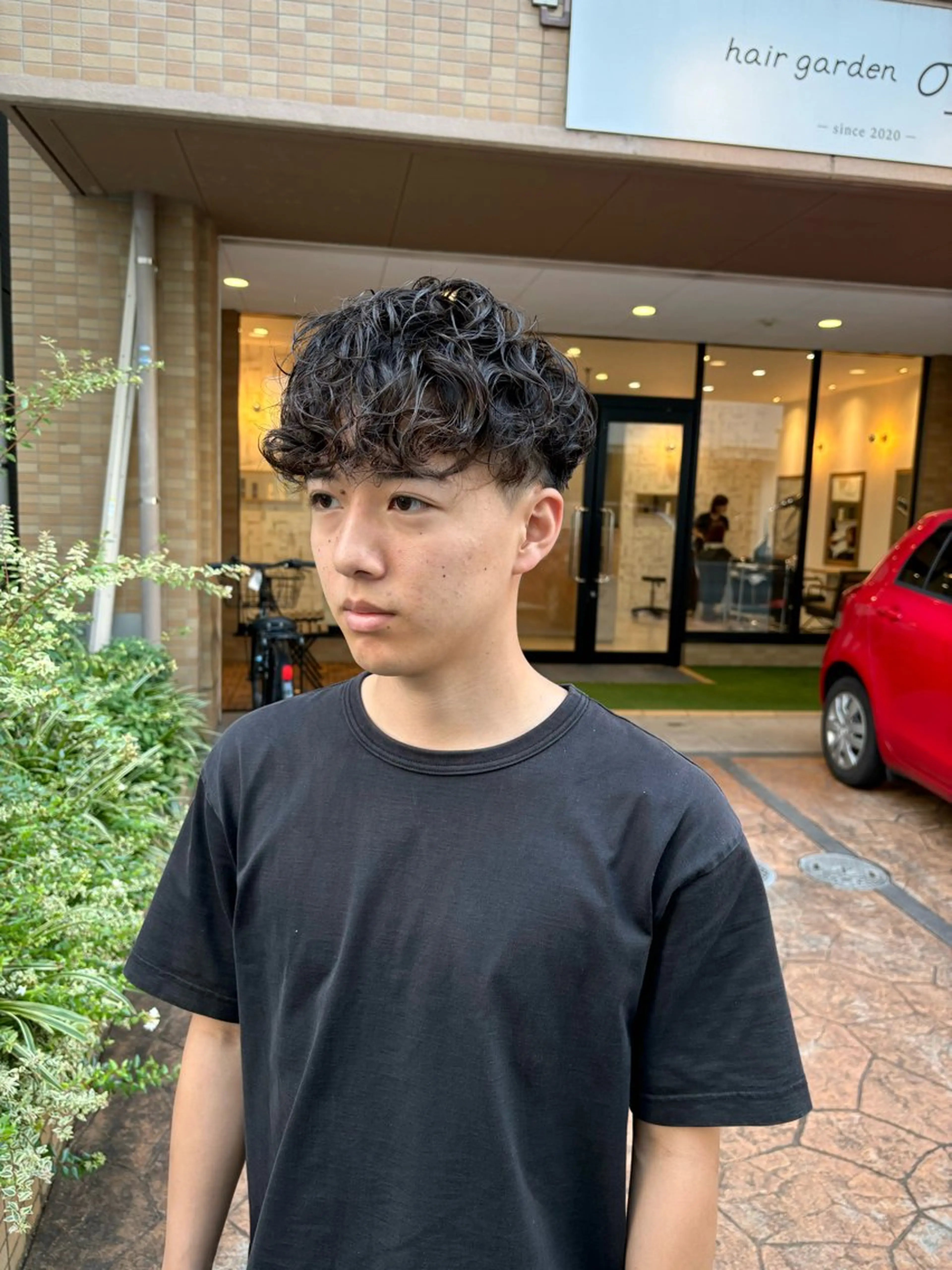 メンズ スペインカール 刈り上げ 【メンズショート 特化】村斎　伶次のヘアスタイル