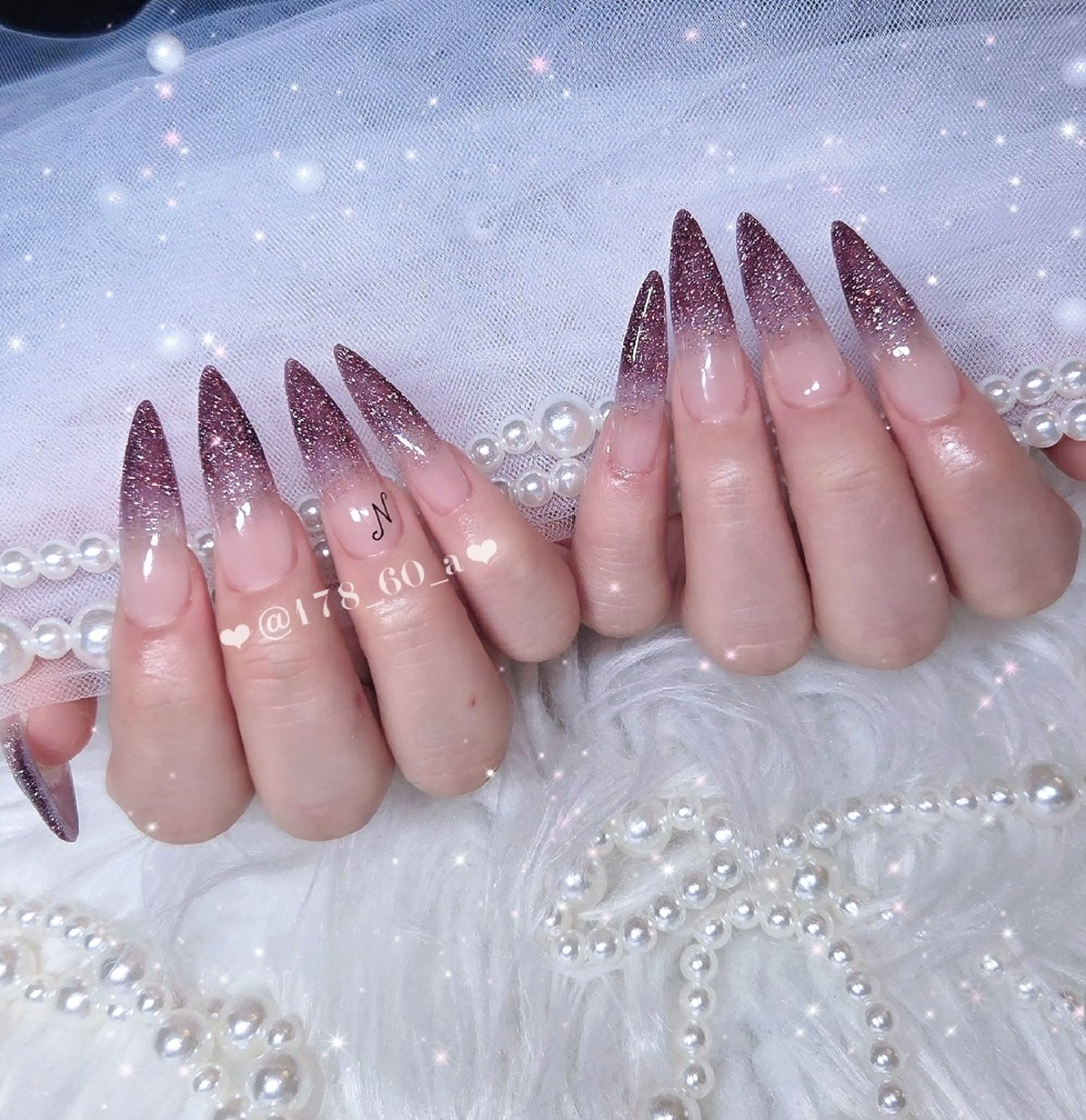 ネイル グラデーション ラメ(グリッター) ラメグラデーション パープル スカルプネイル ハンドネイル HAPPINAS🎀  れん🖤痛ネイルのネイルデザイン