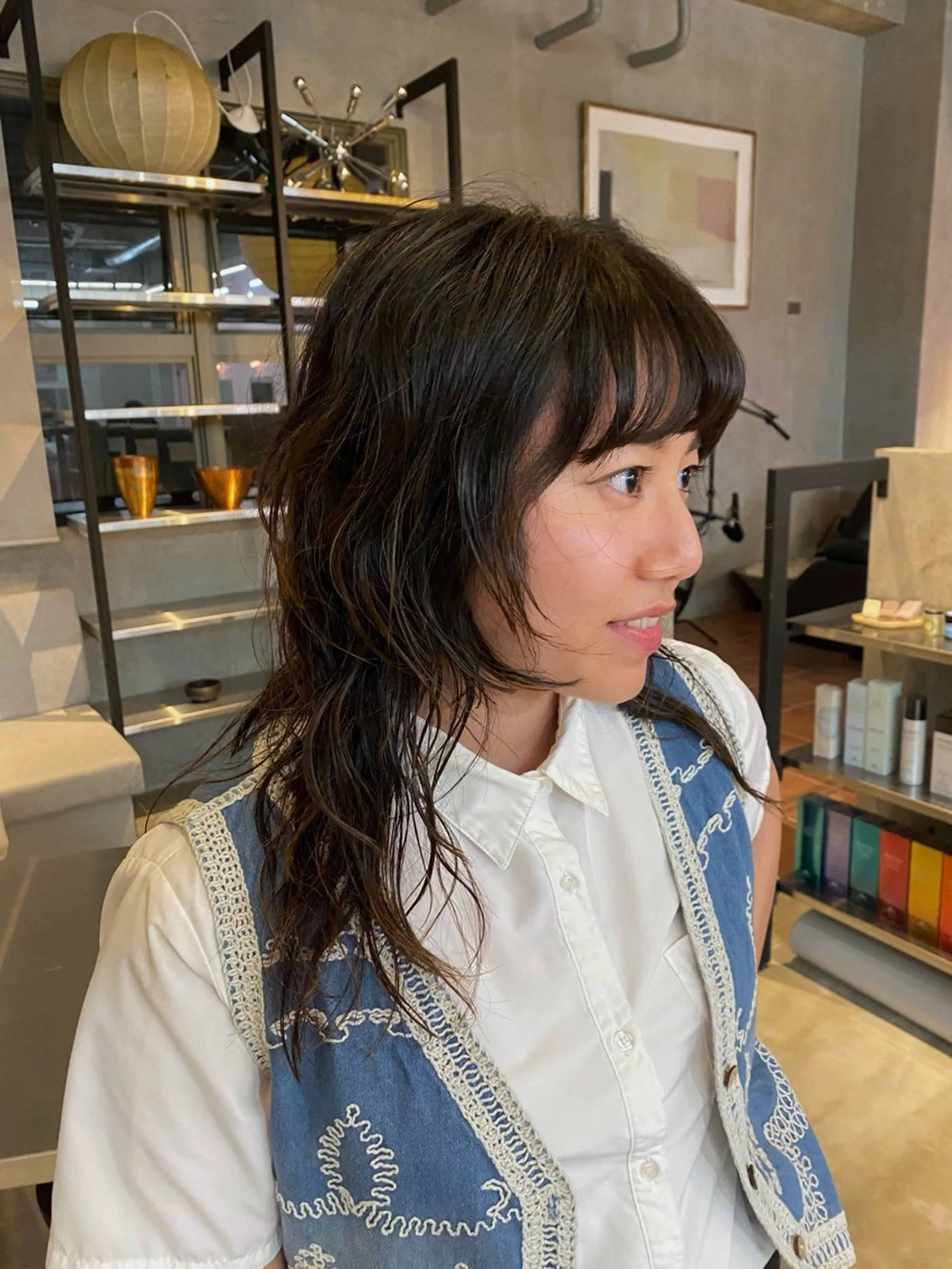 ロング トクザト アイニのヘアスタイル