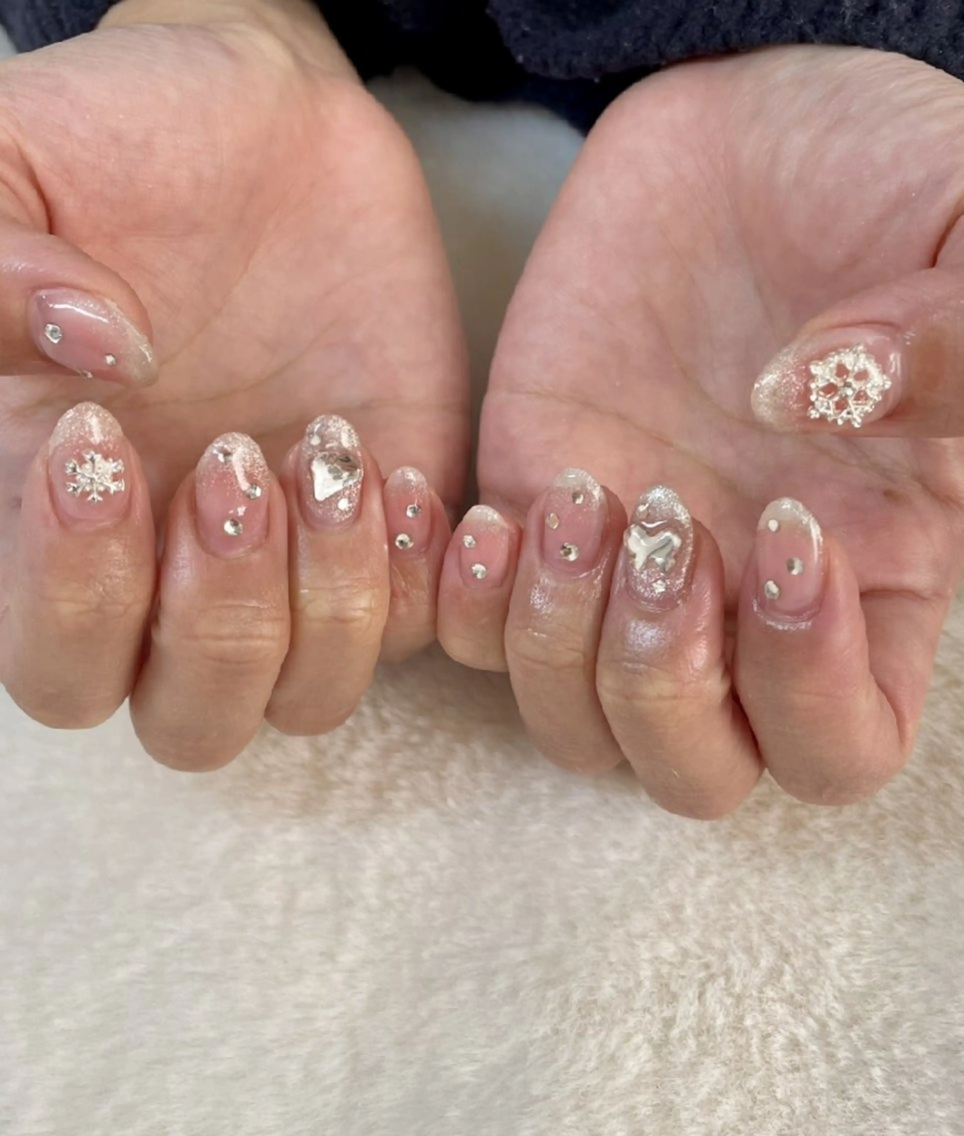 ネイル チークネイル ガーリー キラキラネイル マグネットネイル ワンホンネイル ハンドネイル ハンドケア 心斎橋Salon Epokkuのネイルデザイン