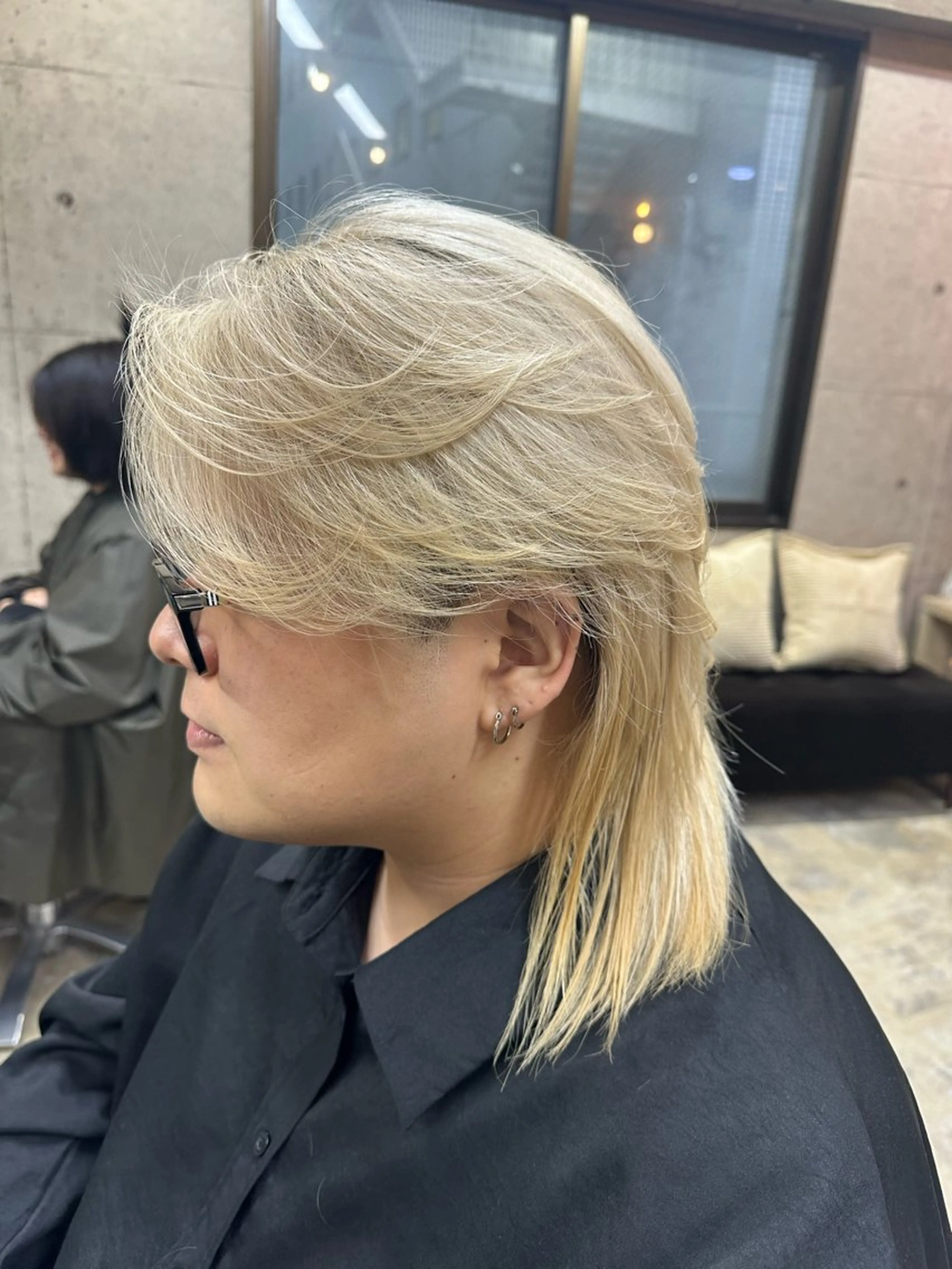 セミロング カラー メンズ メンズウルフカット ブロンド ウルフカット カット ヘアカラー 💎メンズパーマ特化 🥇メンズのプロのヘアスタイル