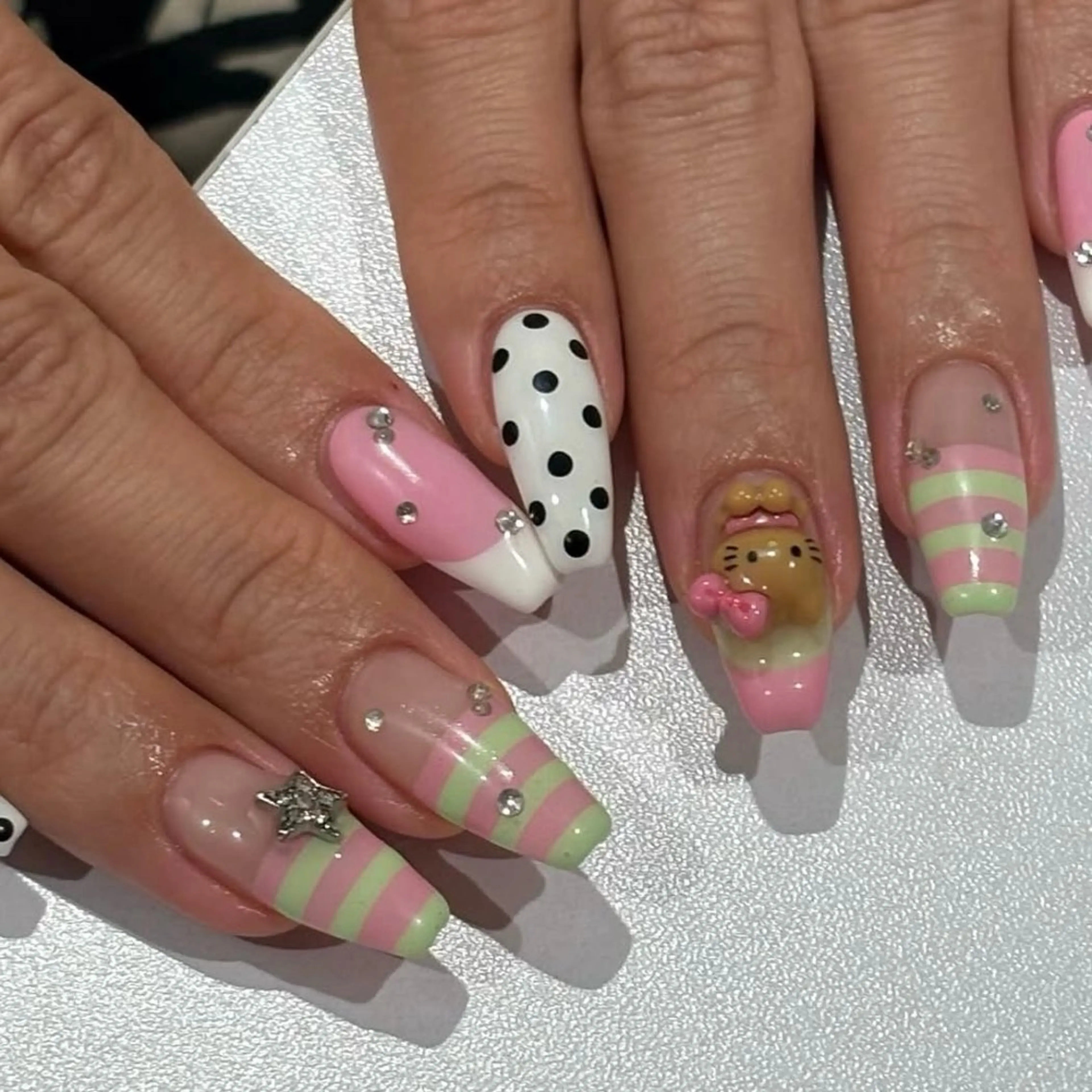 ネイル ハンドネイル BERA NAILSのネイルデザイン