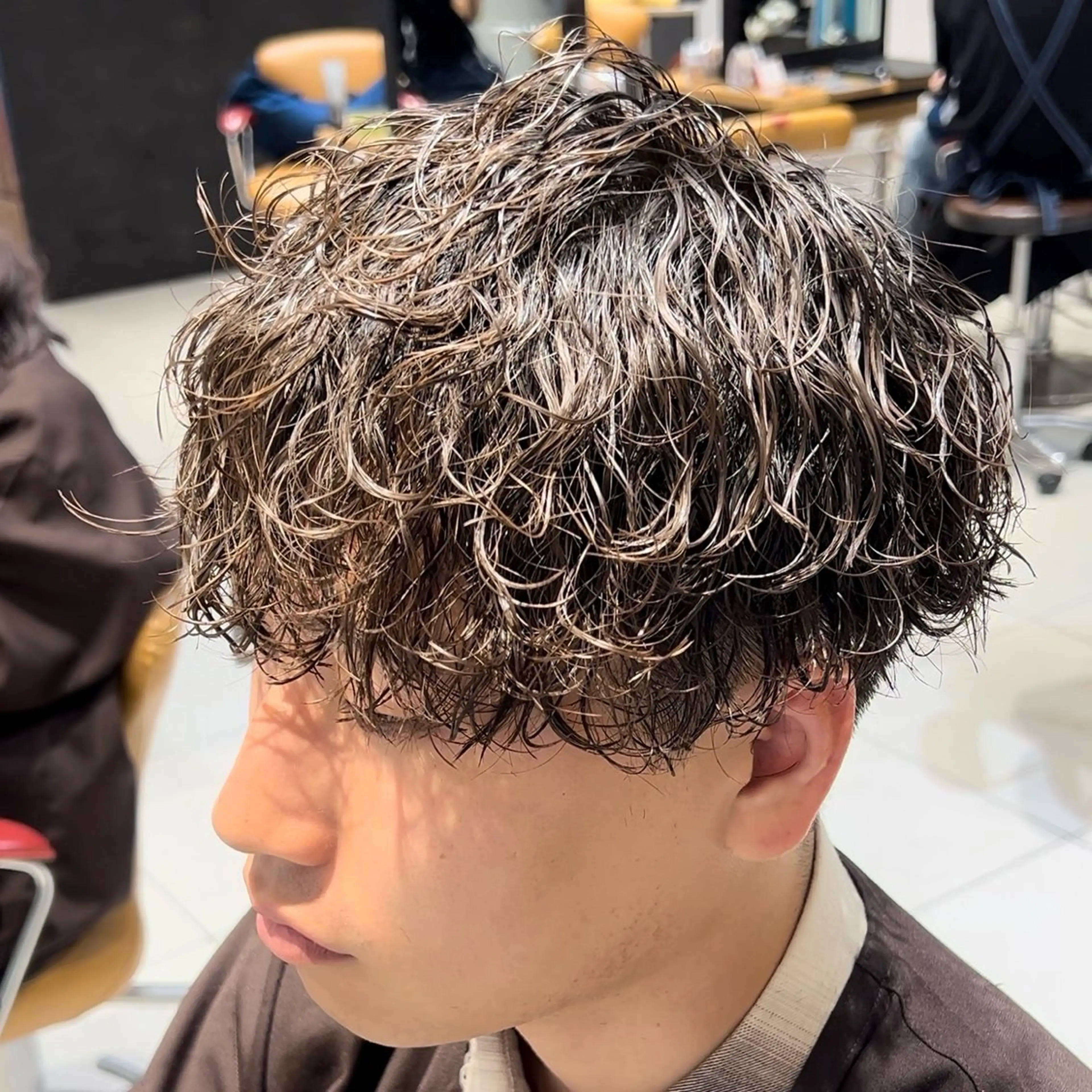 パーマ メンズ メンズパーマ 波巻きパーマ カット パーマ メンズパーマは私一択 佐藤有紀のヘアスタイル