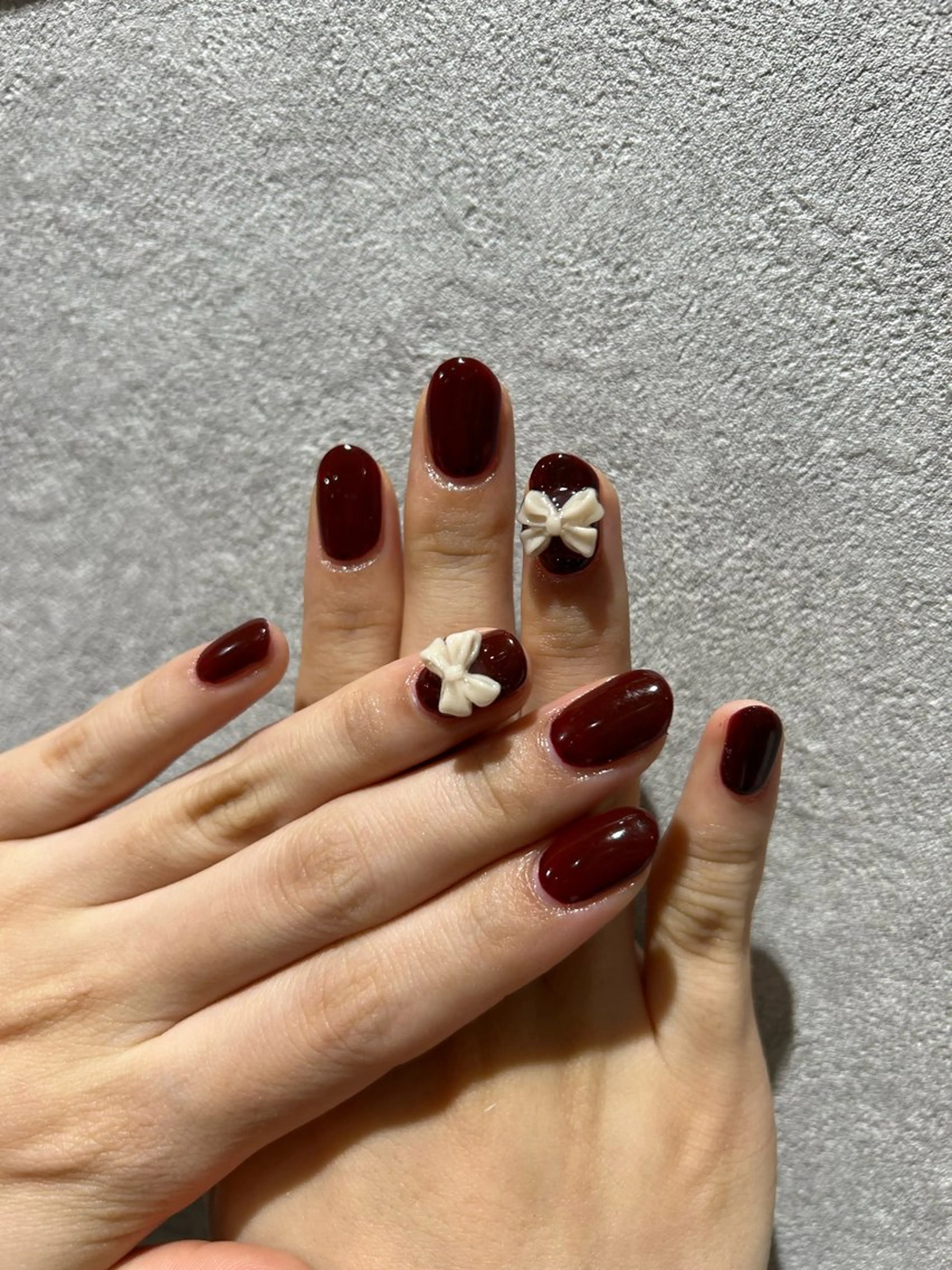 ネイル ボルドー リボン 大山 なつみのネイルデザイン