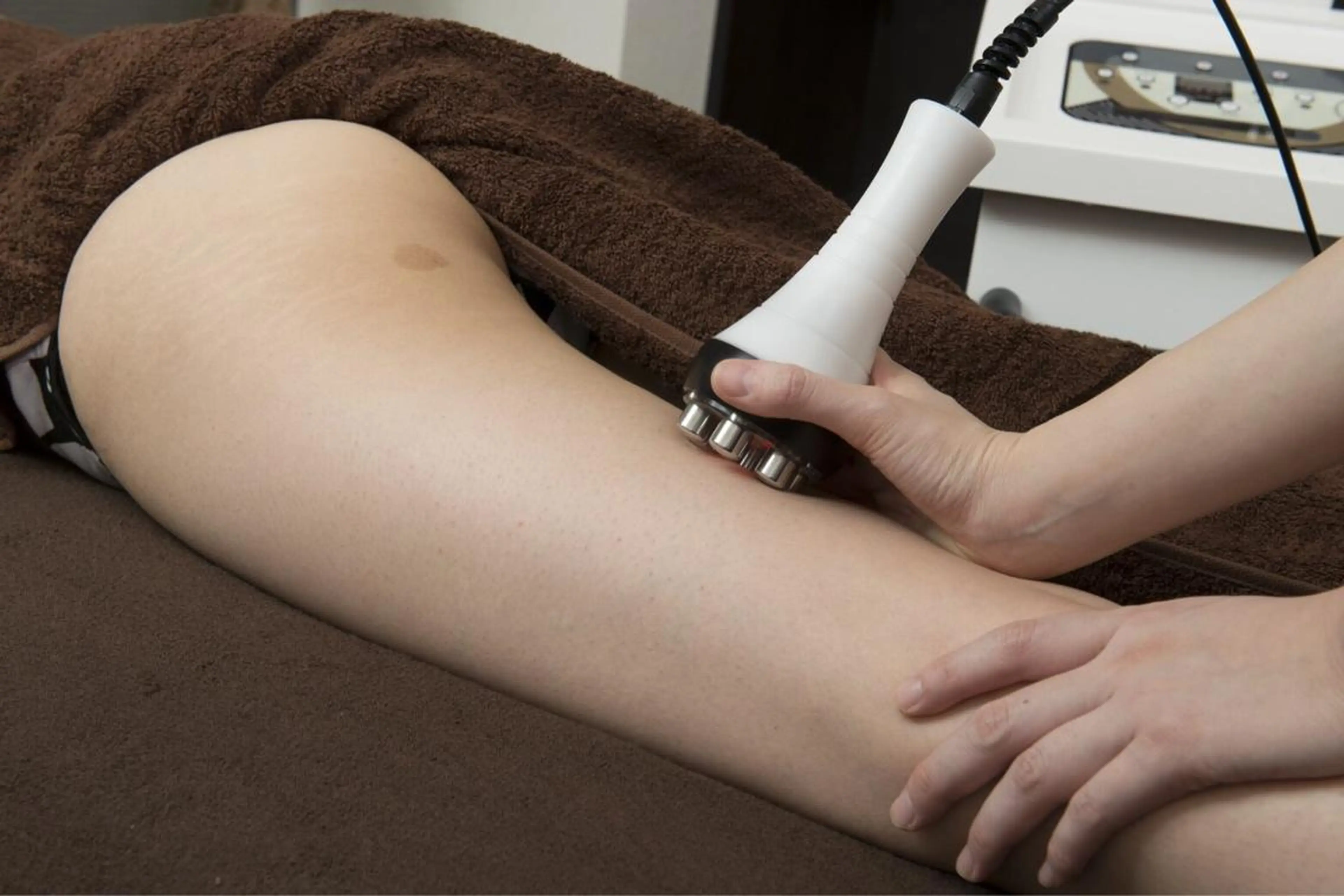 【PourVous】 AYUMIのネイルデザイン