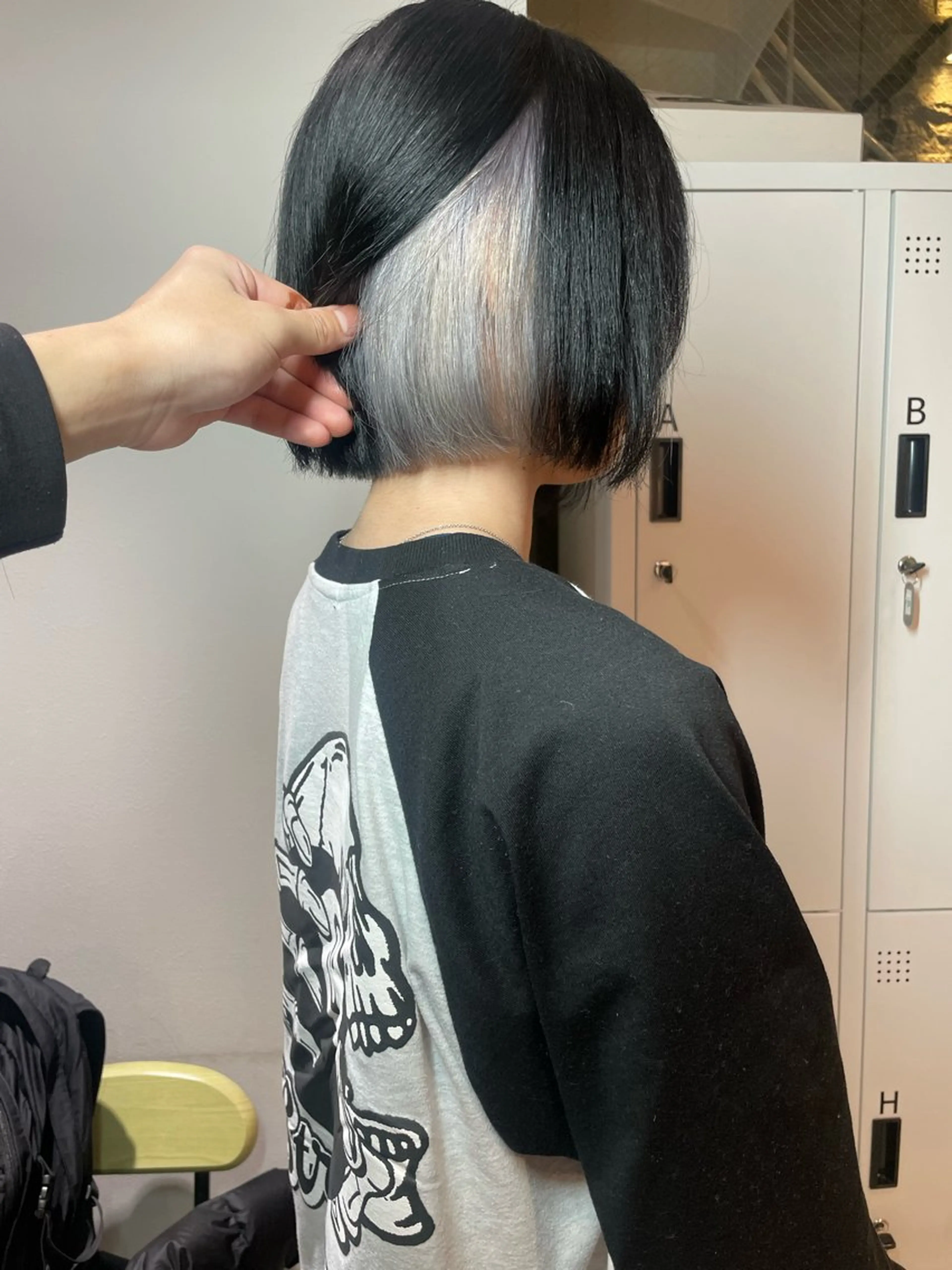 ミディアム カラー シルバー 髪質改善特化型美容師 🫧岡本璃来🫧のヘアスタイル