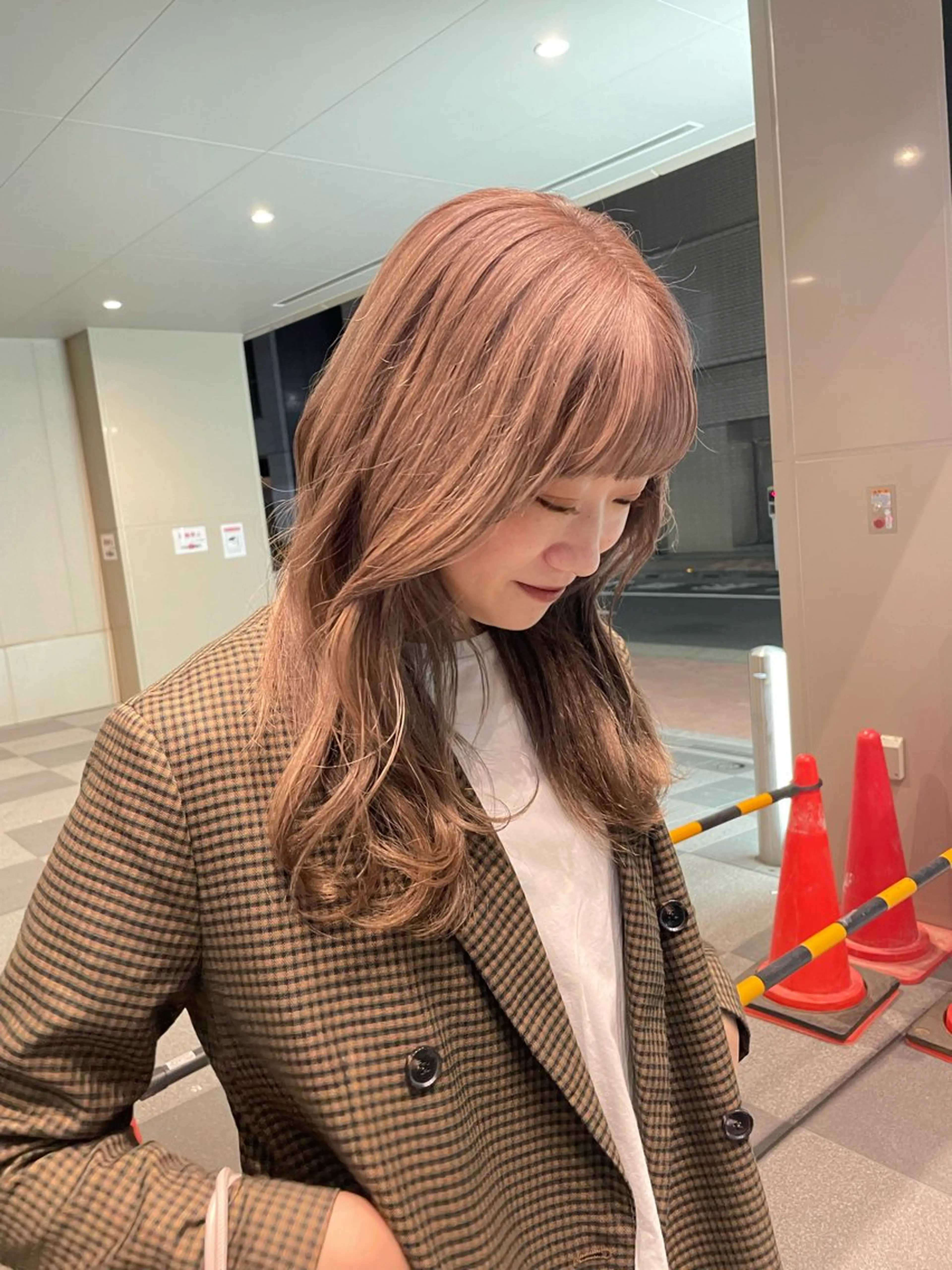 ロング カラー ヘアアレンジ ヘアカラー トリートメント ミルクティー× グレージュMOMOのヘアスタイル