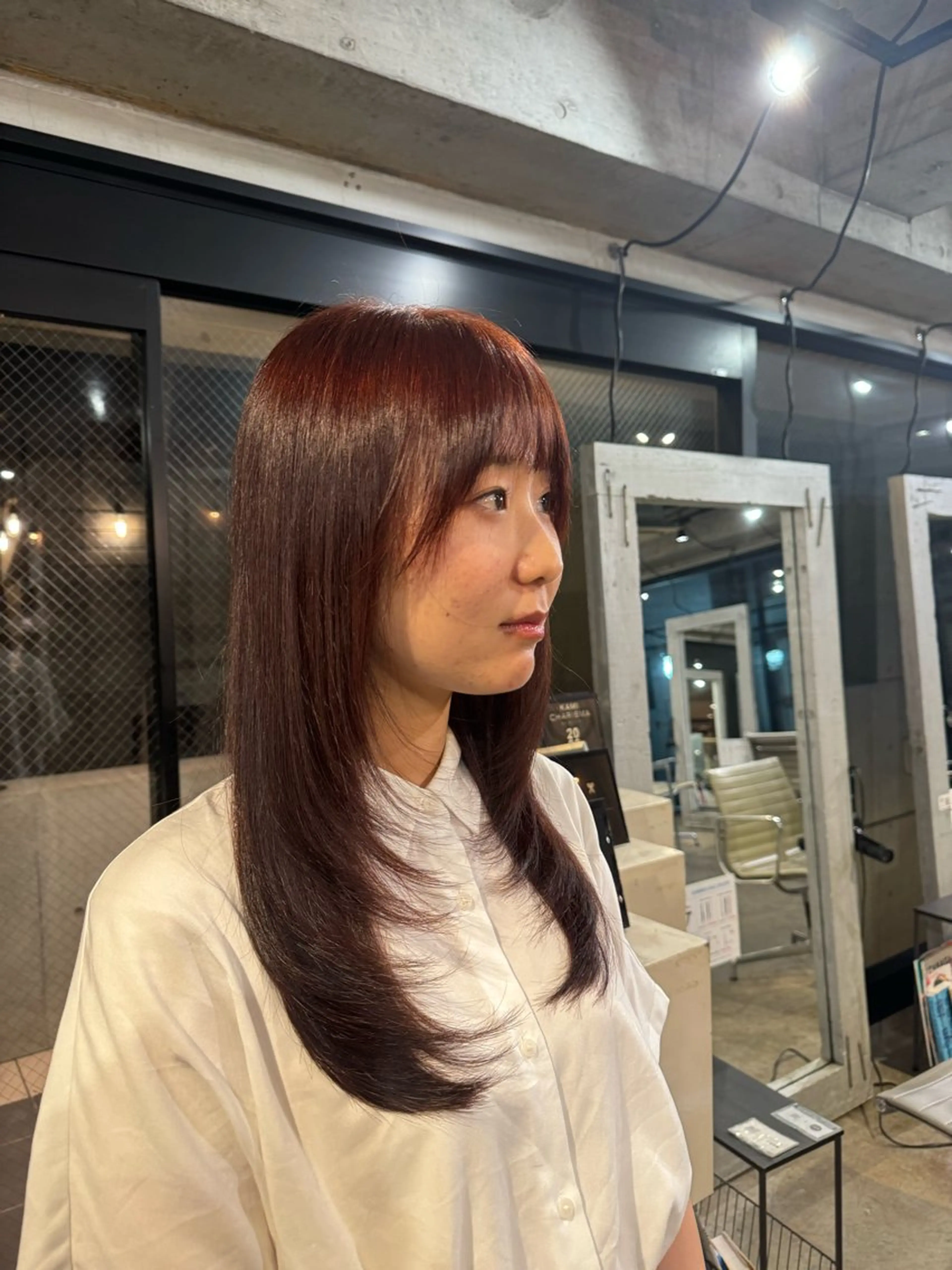 セミロング ブリーチカラー/ブロ ンドレイヤーカットのヘアスタイル