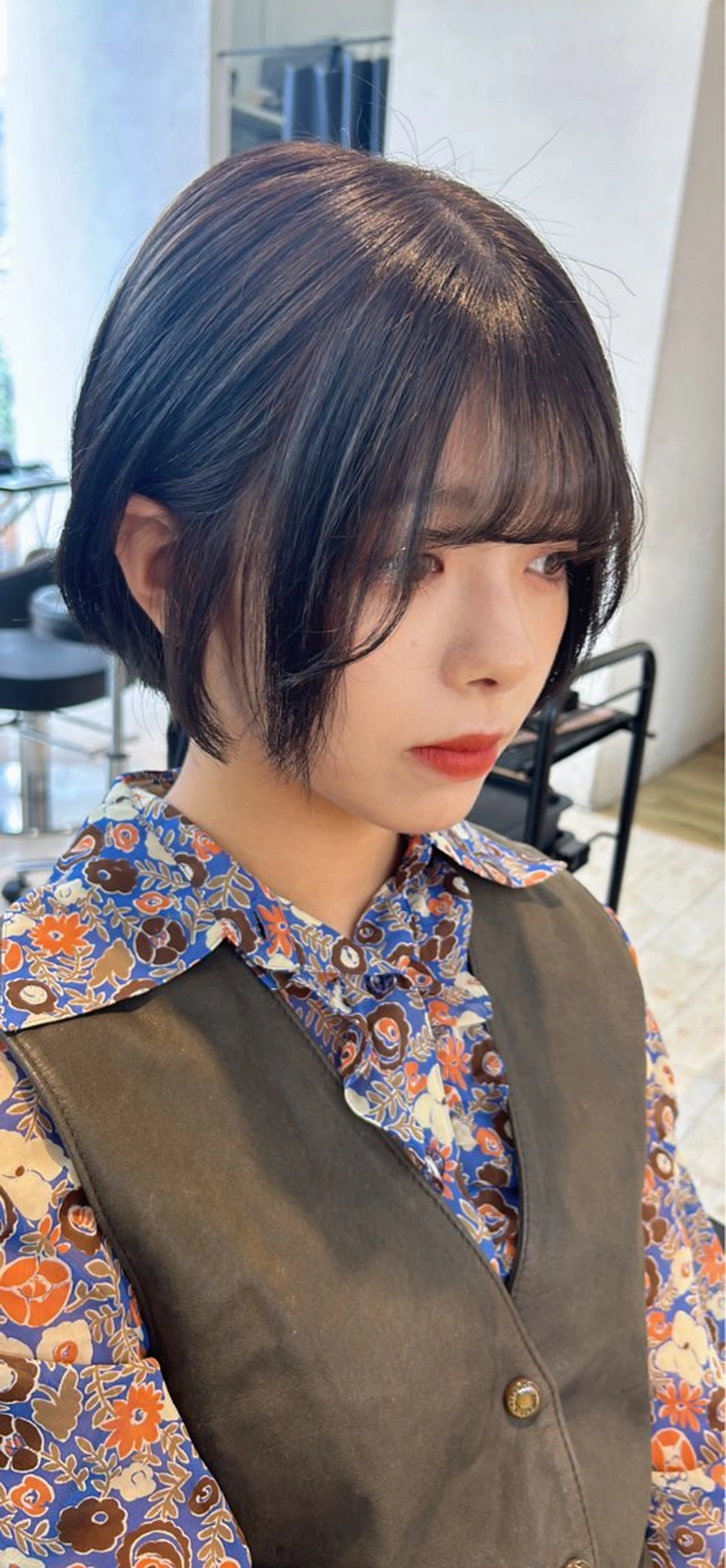 ショート カラー ブリーチ 透明感カラー ダブルカラー グレージュ ブリーチなしカラー カット ヘアカラー トリートメント 有働由良／ハイトーン ／韓国メンズヘアのヘアスタイル