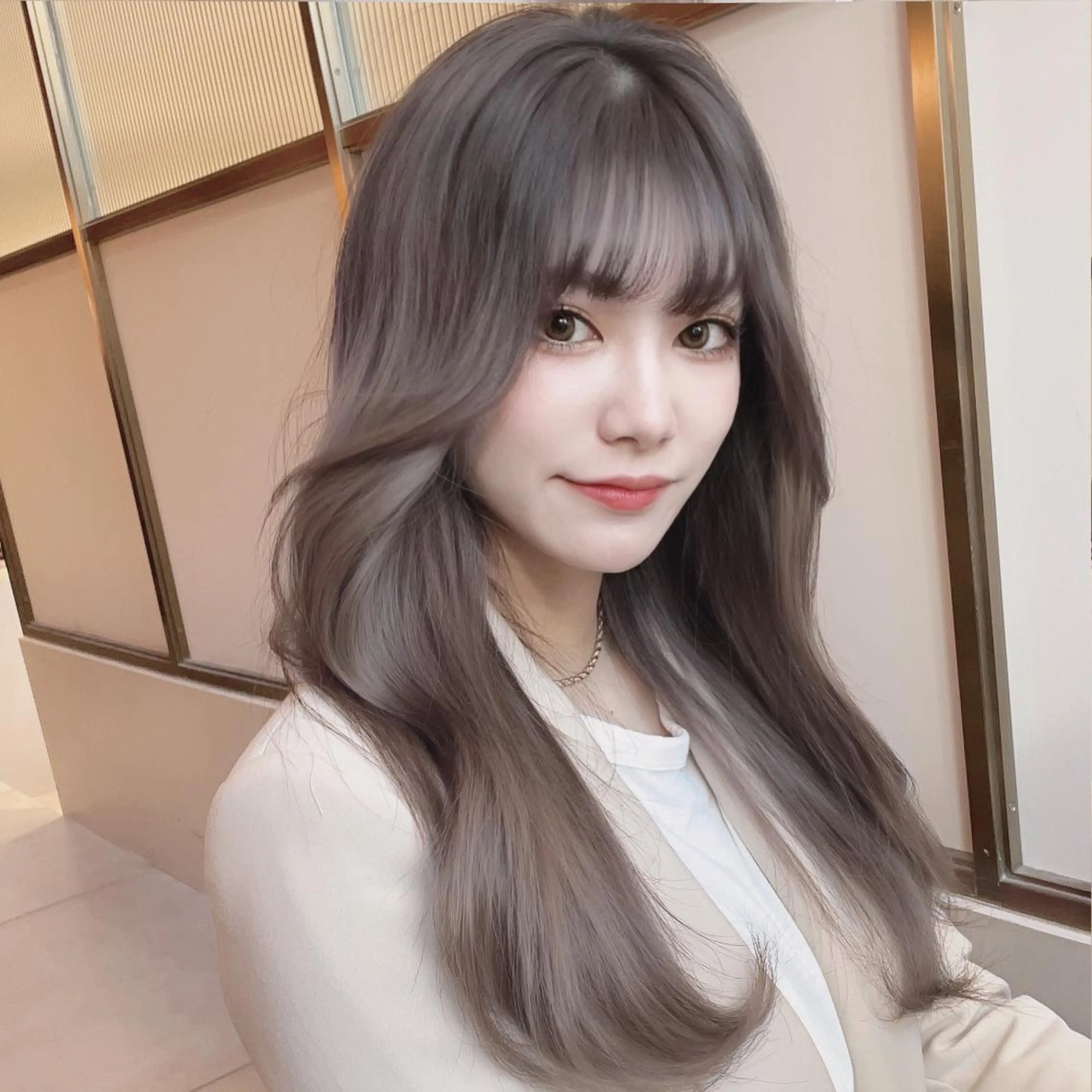 セミロング カラー ヘアアレンジ アディクシーカラー ベージュカラー 透明感カラー イヤリングカラー グレージュ 顔周り特化/韓国ヘア /レイヤー/吉野幸大のヘアスタイル