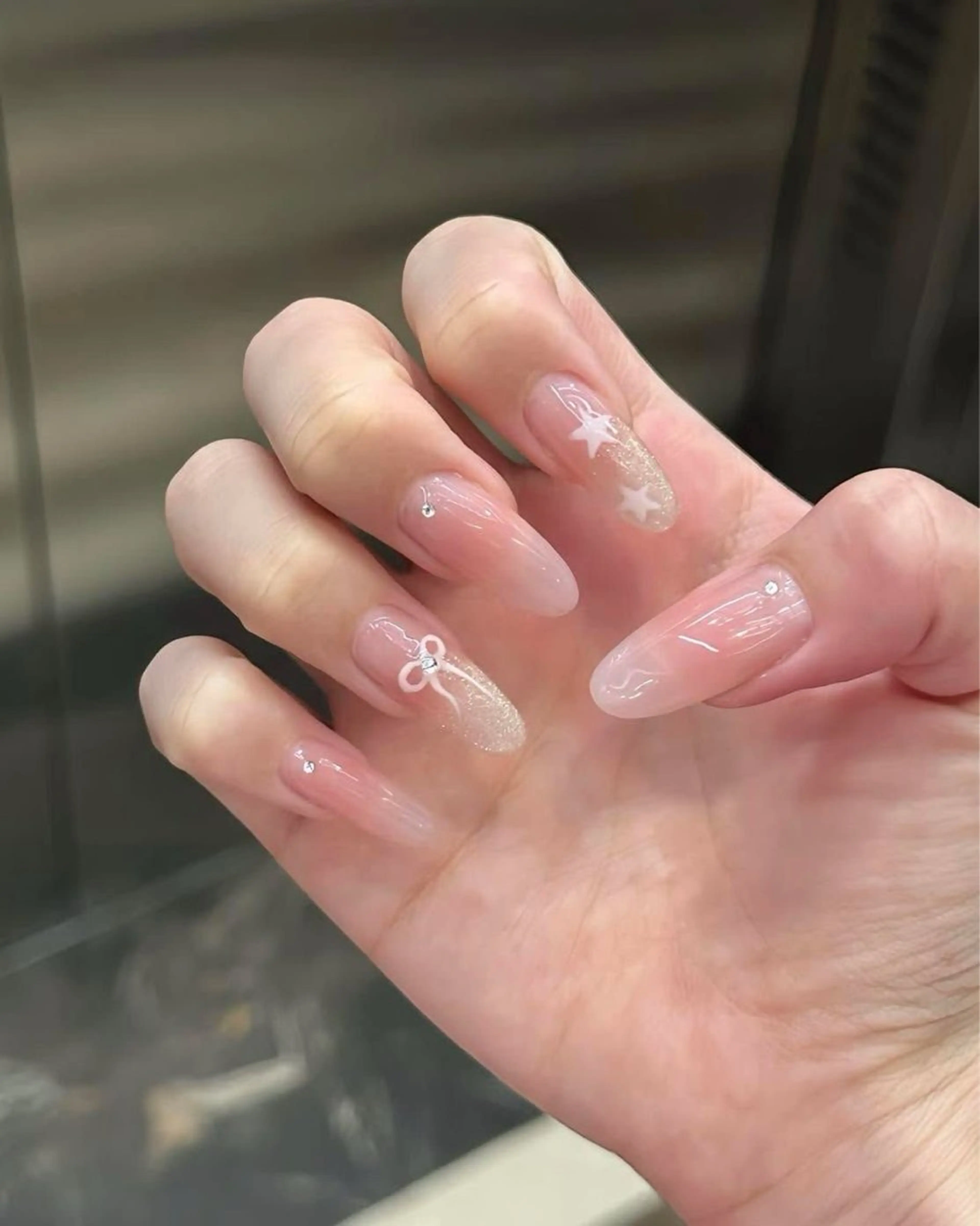 カラー グラデーションカラー ピンクカラー ハンドネイル AIN Nailのネイルデザイン