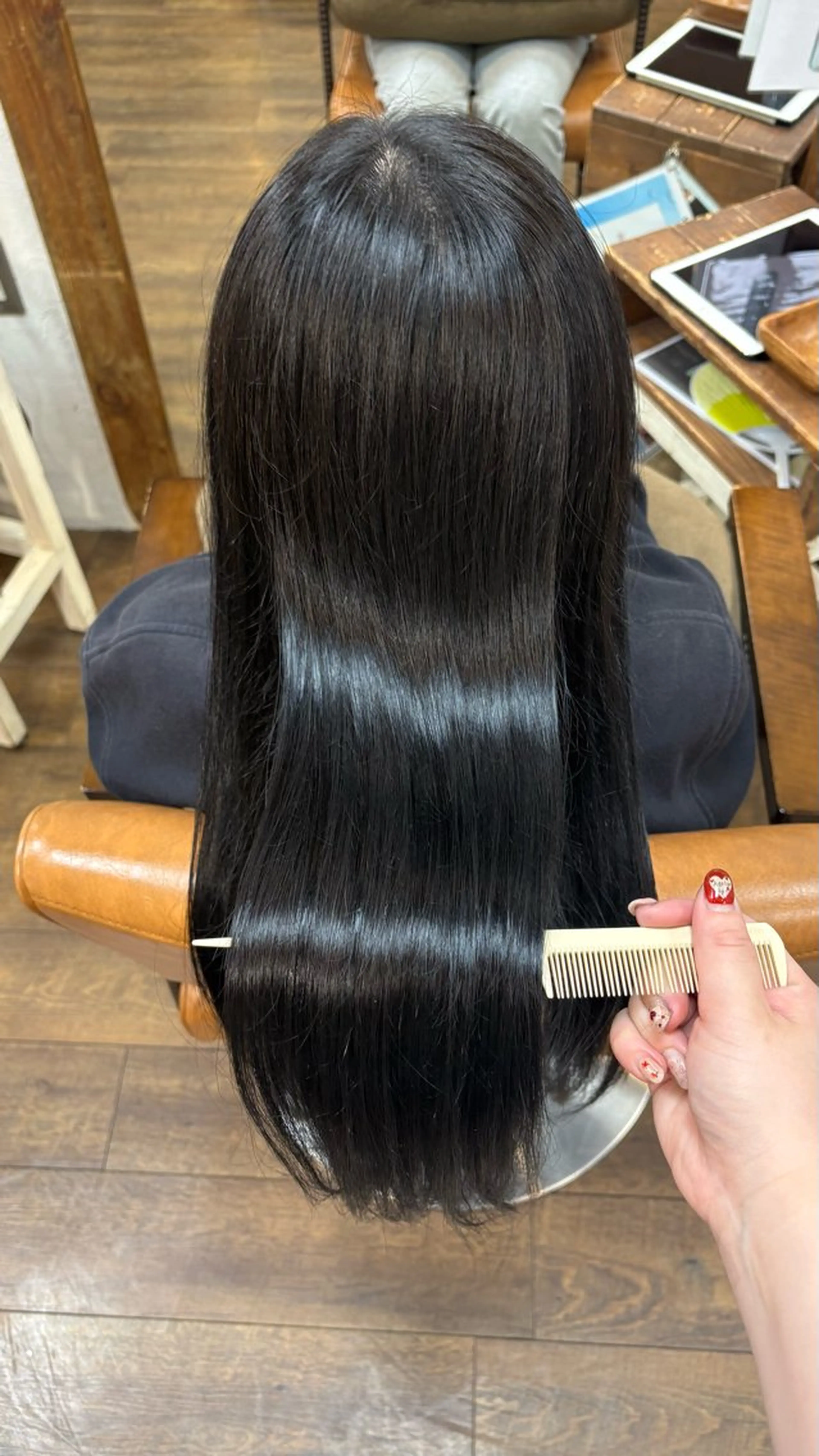 ロング カラー 黒髪 元山 透明感艶カラー 🌻レイヤーカットのヘアスタイル