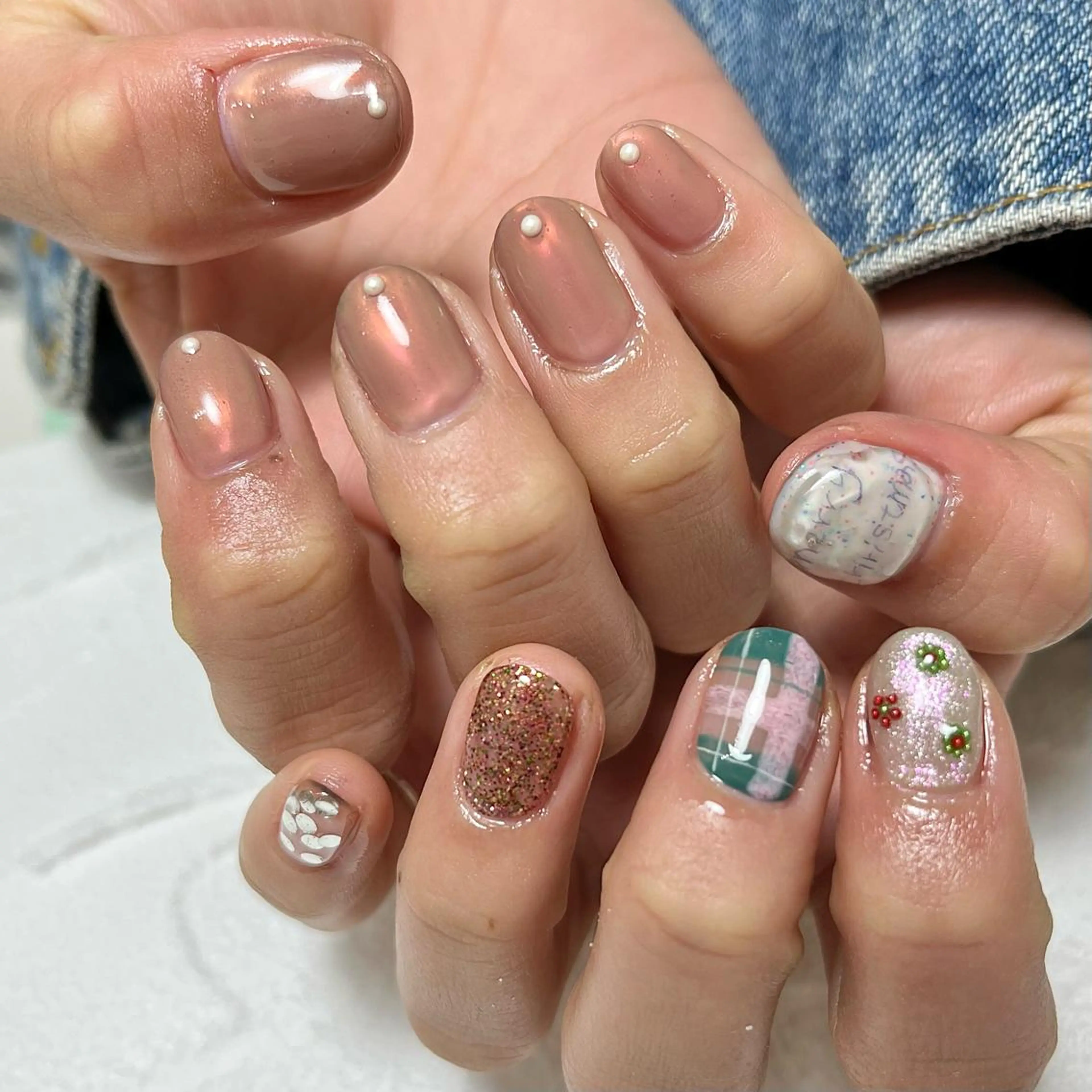 ネイル 冬ネイル クリスマス ハンドネイル vegh.所属・vegh. nail／阿波座のネイルデザイン