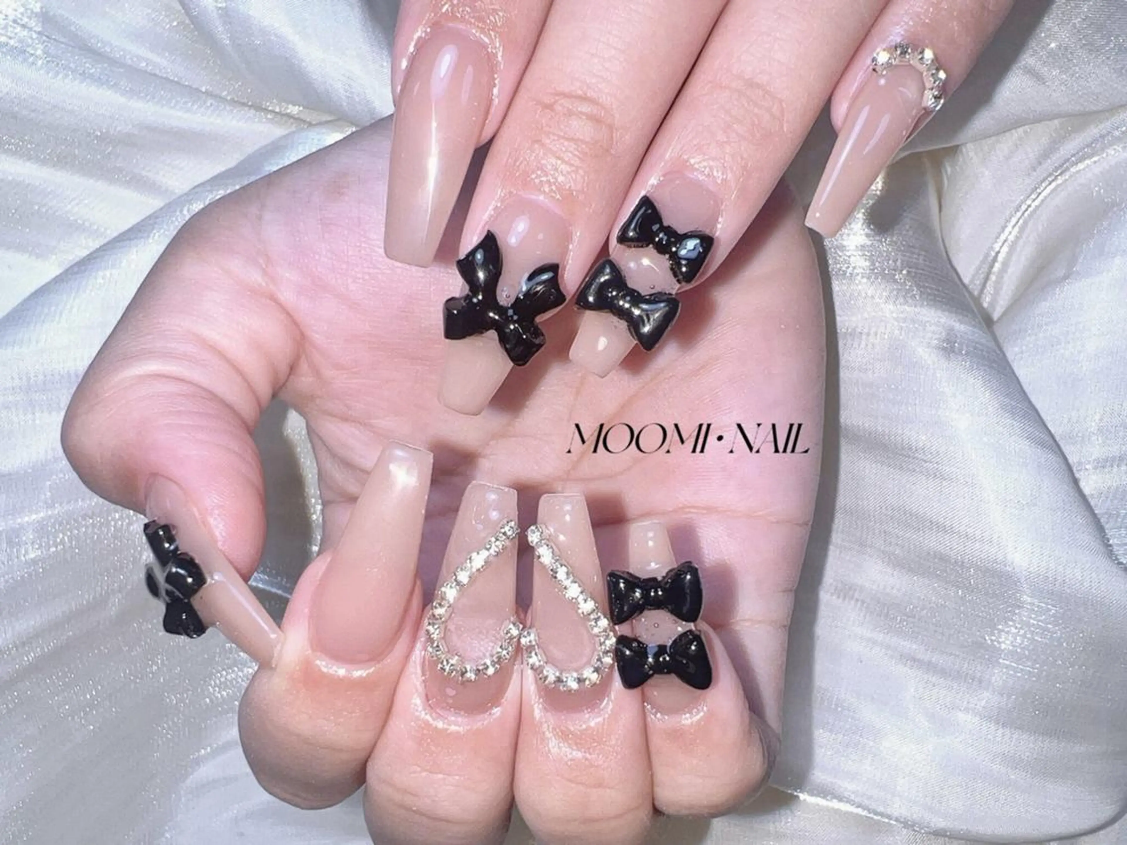 ネイル 長さ出し フレンチネイル ジェルネイル ガラスフレンチ 韓国ネイル ハンドネイル moomi nail スカルプ専門のネイルデザイン
