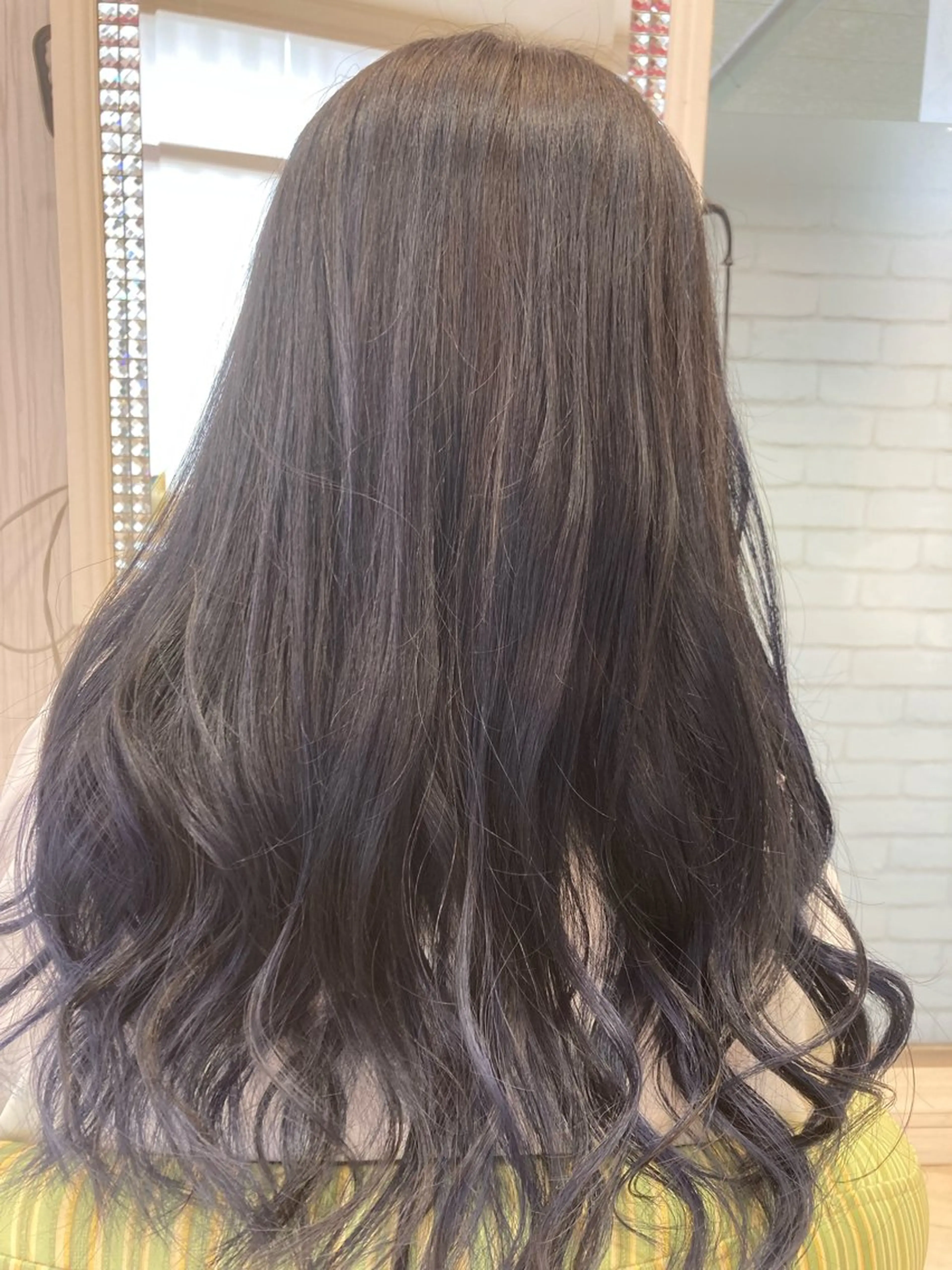 ロング カラー ハイライトカラー ラベンダーカラー ハイライト 永倉 はるかのヘアスタイル