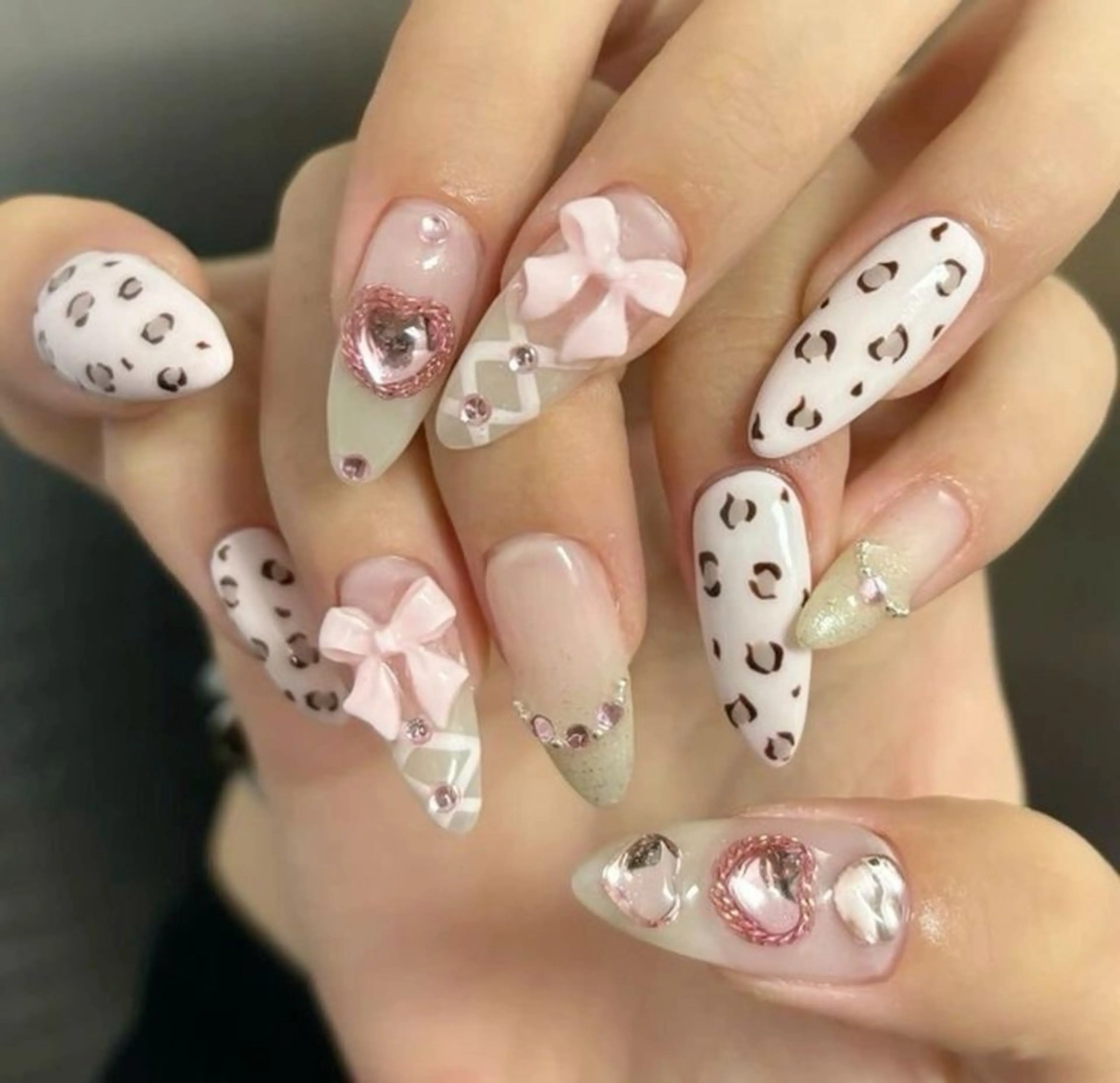 ネイル フレンチネイル ガラスフレンチ グラデーション マグネットネイル ミラーネイル Lee Nailsのネイルデザイン