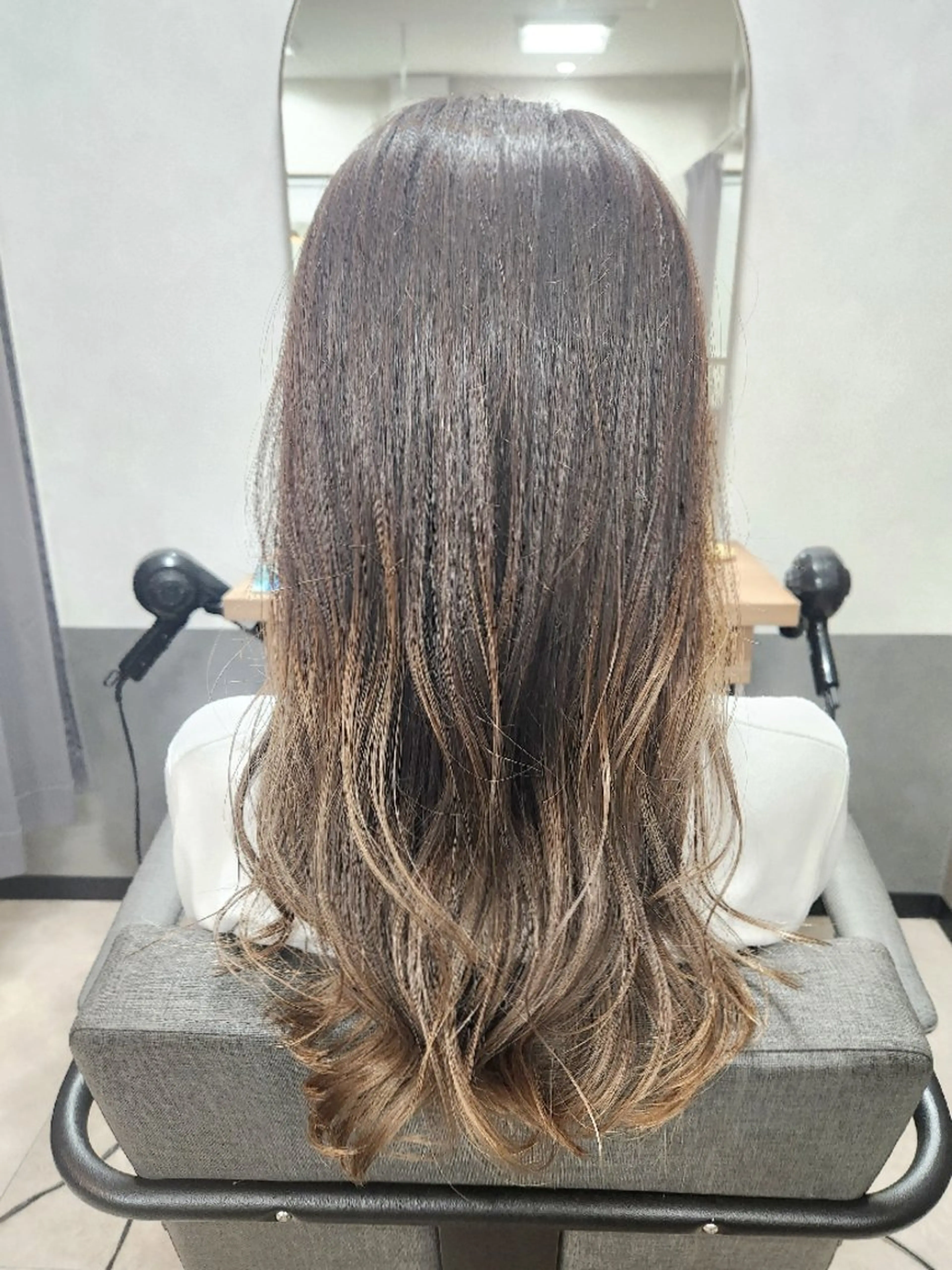 ロング カラー ブリーチ グラデーションカラー ✂ AYAのヘアスタイル