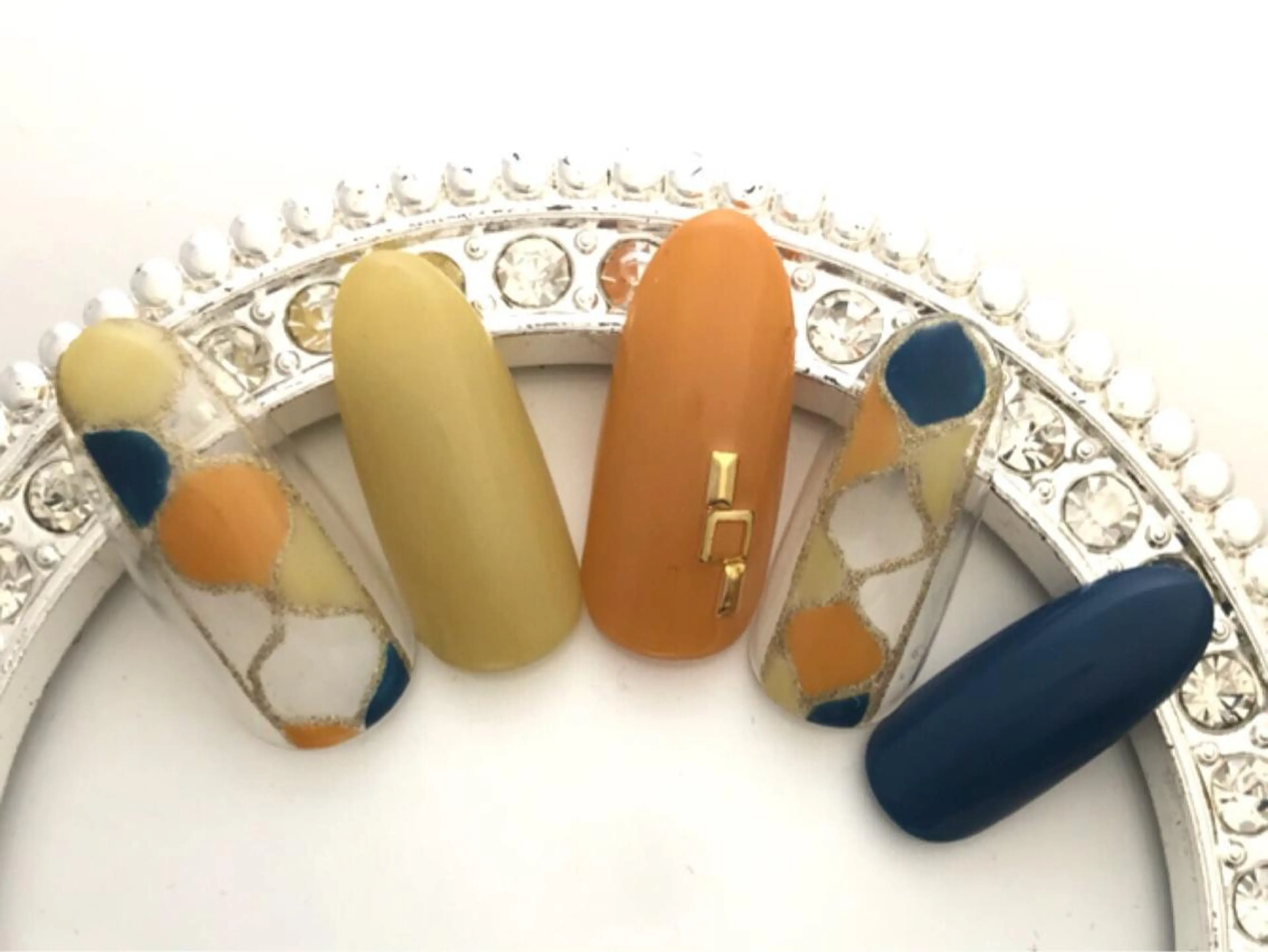 ネイル ストーンネイル Verest 西荻窪のネイルデザイン