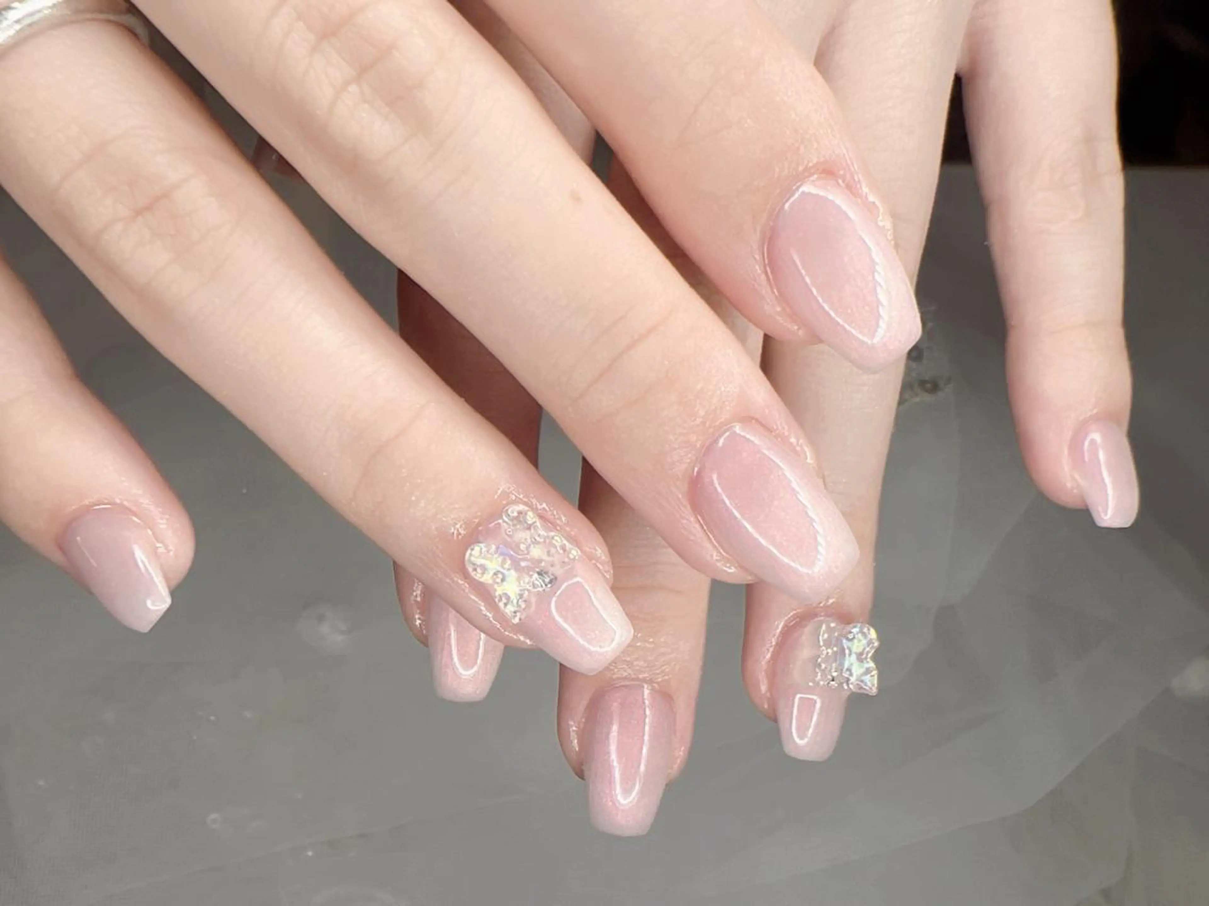 ネイル リボン、ガーリー パーツ放題専門店のネイルデザイン