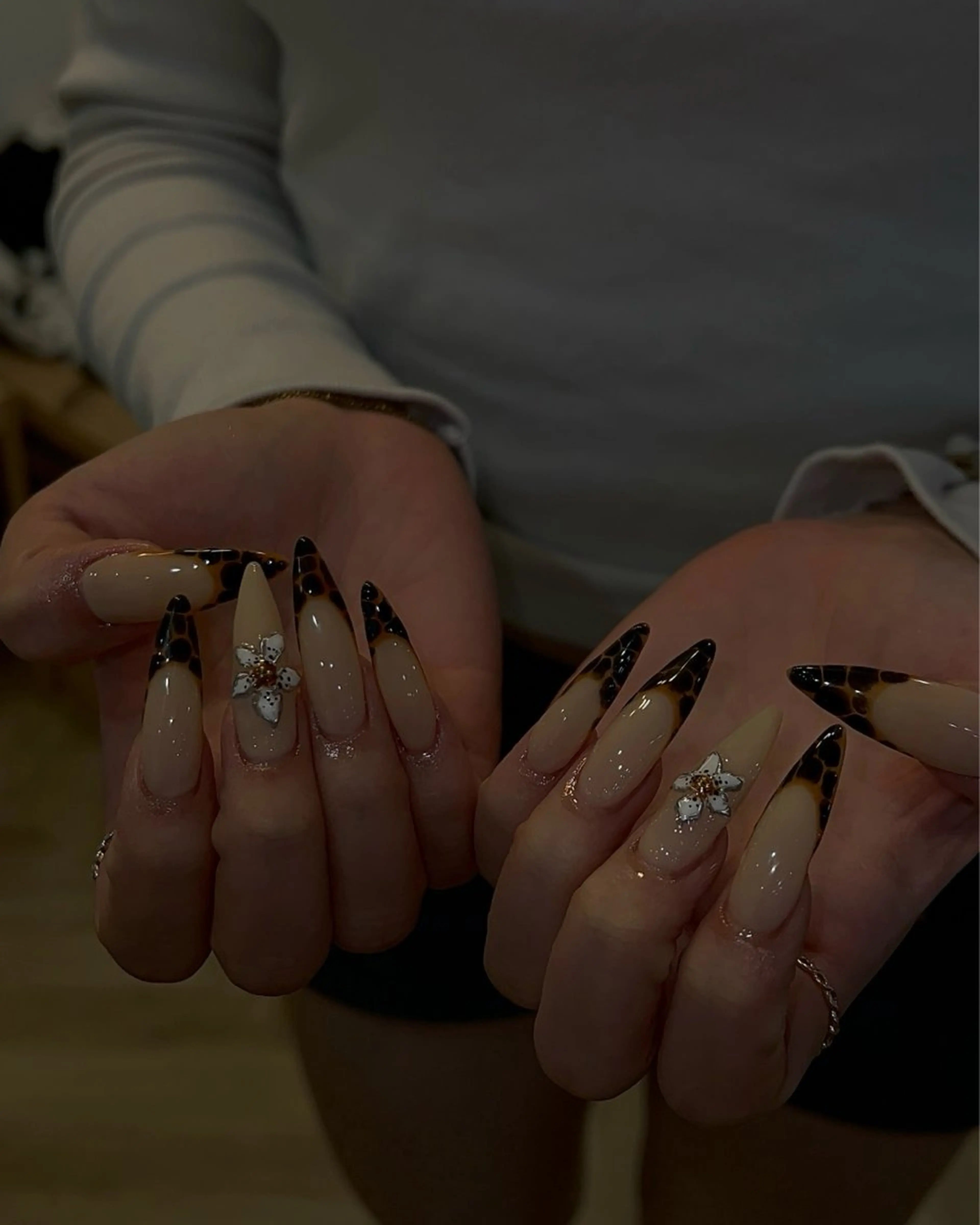 ネイル ハンドネイル ハンドケア Nes.Nail所属・Miyagi Asamiのネイルデザイン