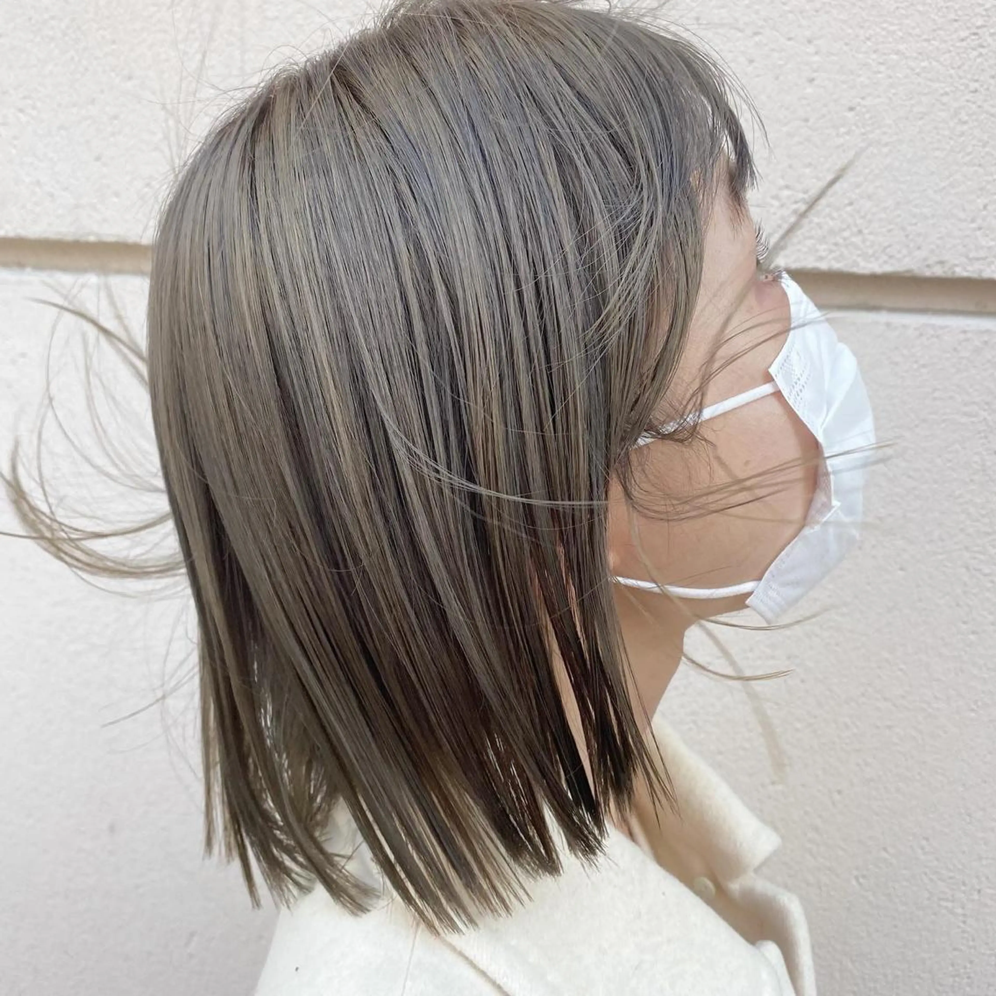 ミディアム カラー ヘアアレンジ アッシュ ベージュカラー 🦮shiori アイドルオタク🦮のヘアスタイル