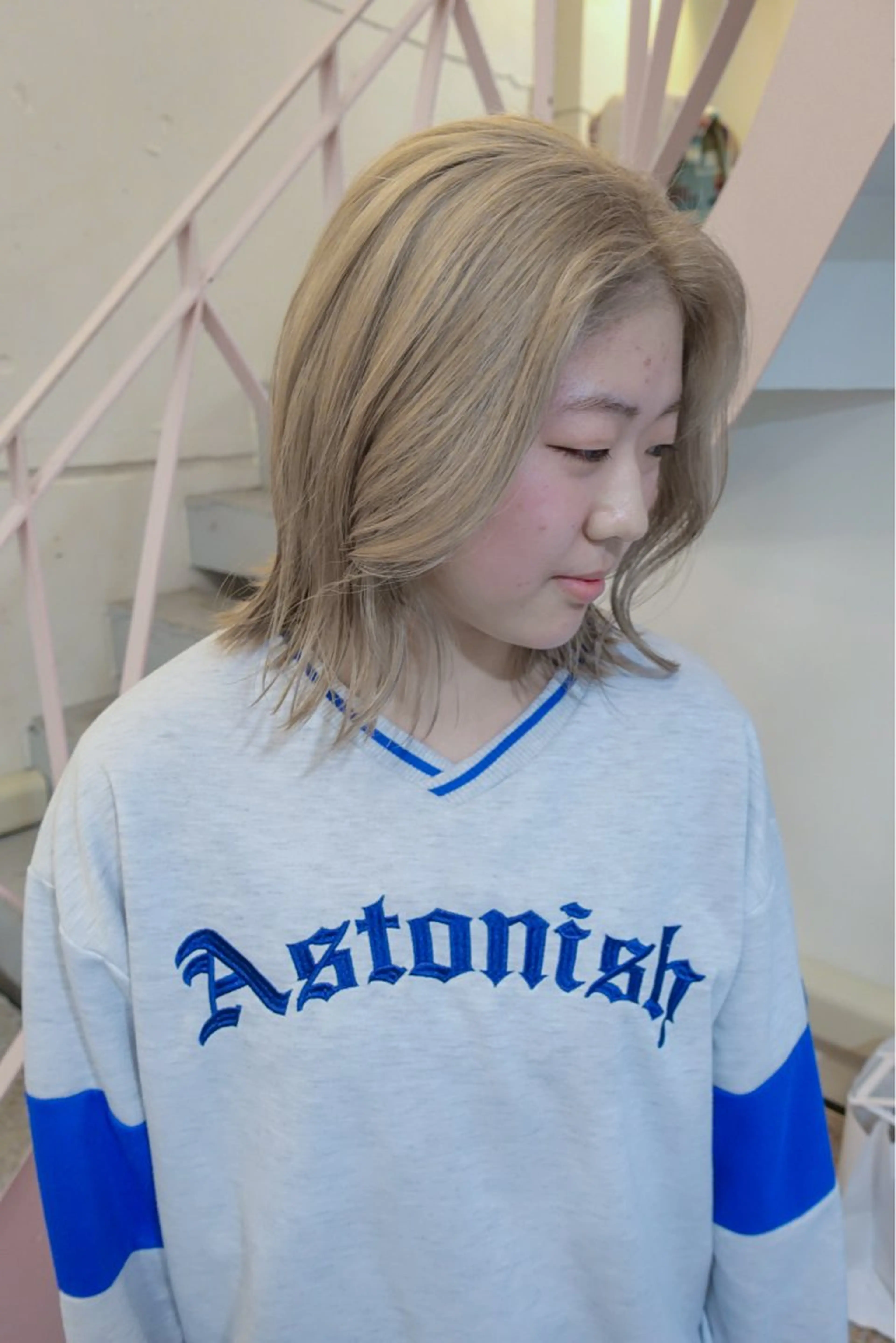 ミディアム カラー ブリーチ カット ヘアカラー 🩵izu 🩵のヘアスタイル