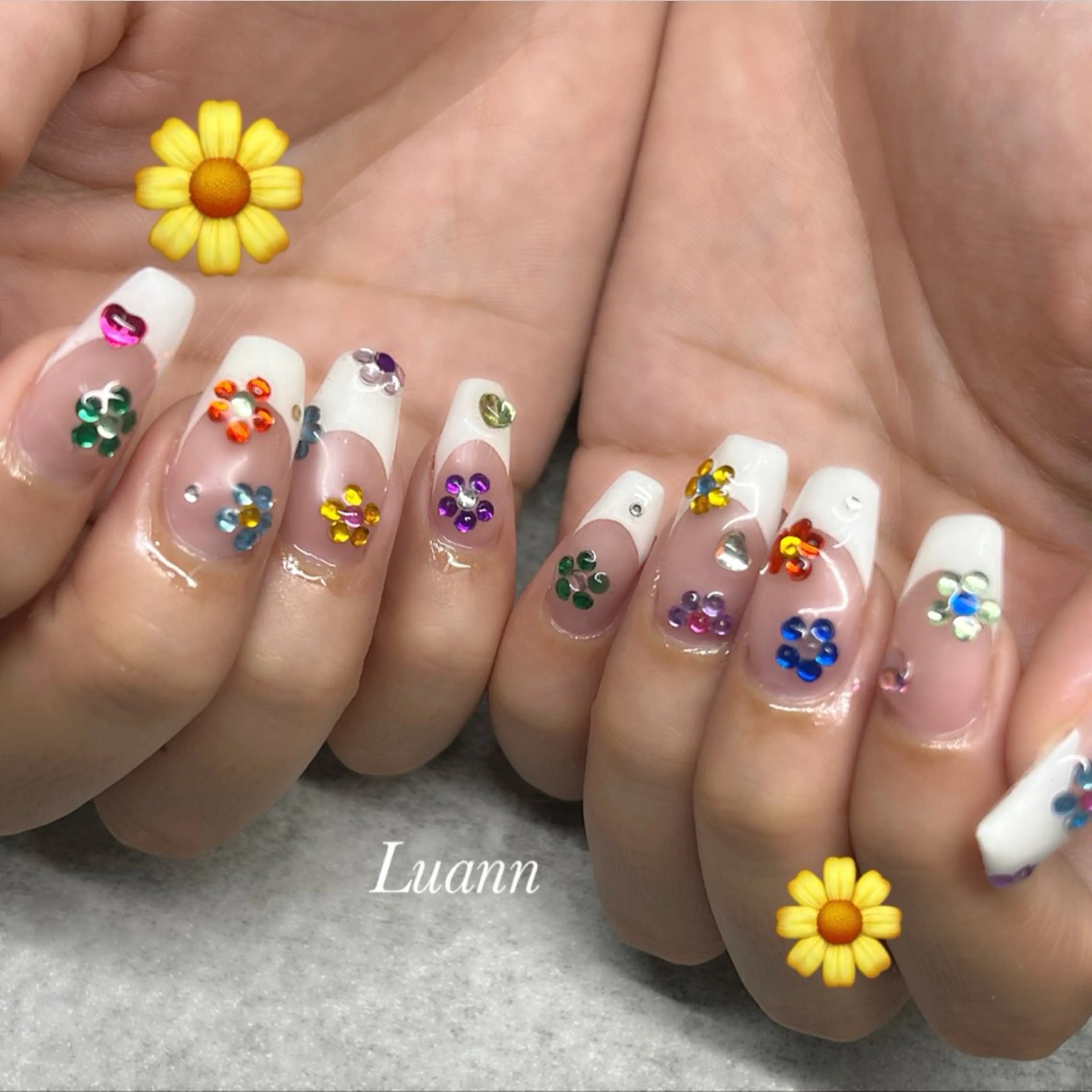 ネイル フラワーネイル フレンチネイル 韓国ネイル ニュアンスネイル ハンドネイル Luann nail Sakiのネイルデザイン