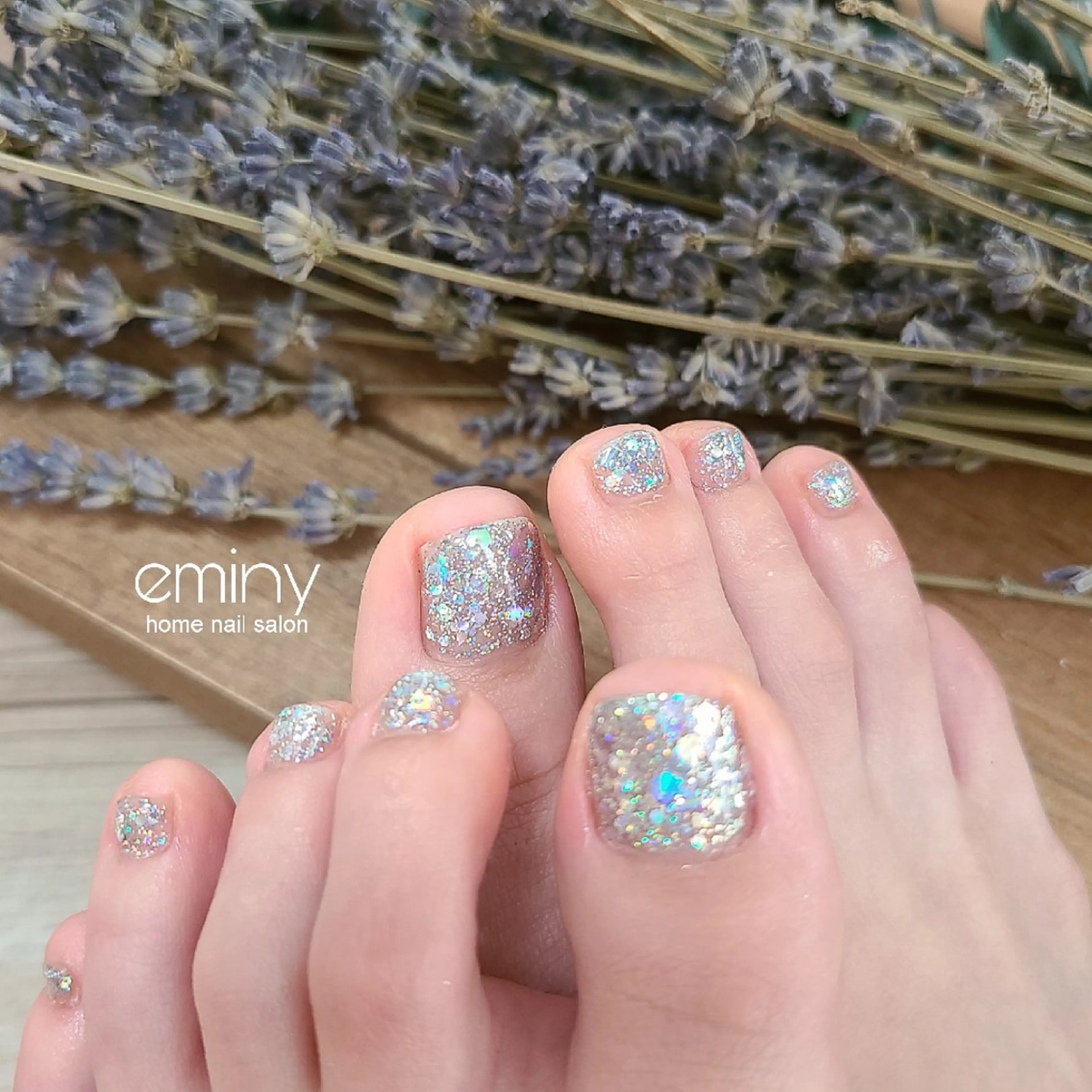 ネイル オーロラネイル フットネイル ジェルネイル 韓国ネイル ラメ(グリッター) フットネイル nail salon  eminyのネイルデザイン