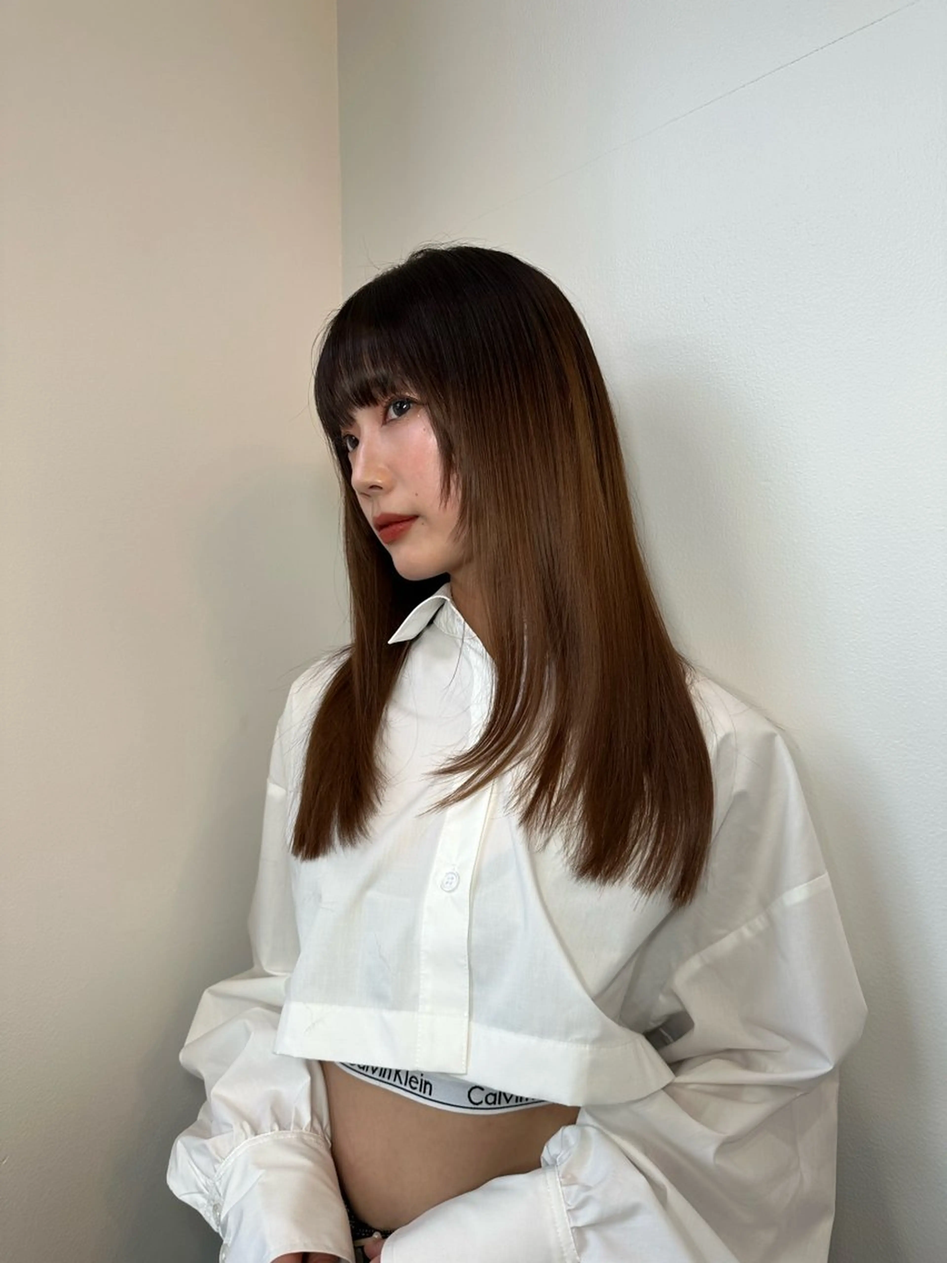 ミディアム カット トリートメント レイヤーカット 透明感カラーのヘアスタイル