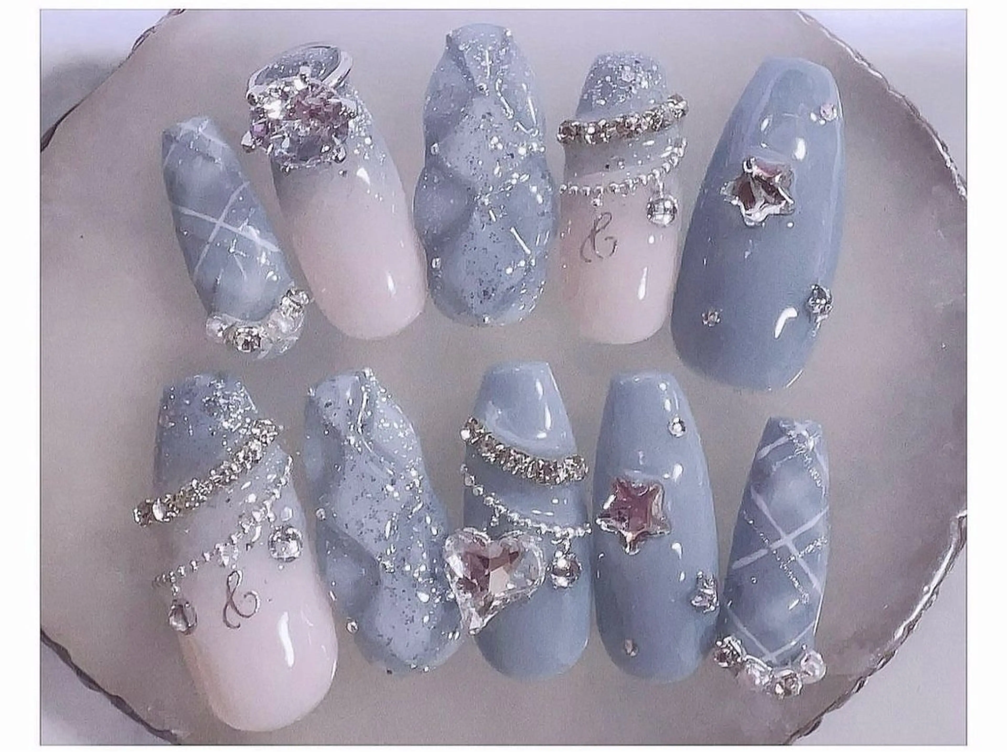 ネイル マグネットネイル ピンク ネイルチップ 冬ネイル クリスマス ハンドネイル Lee Nailsのネイルデザイン