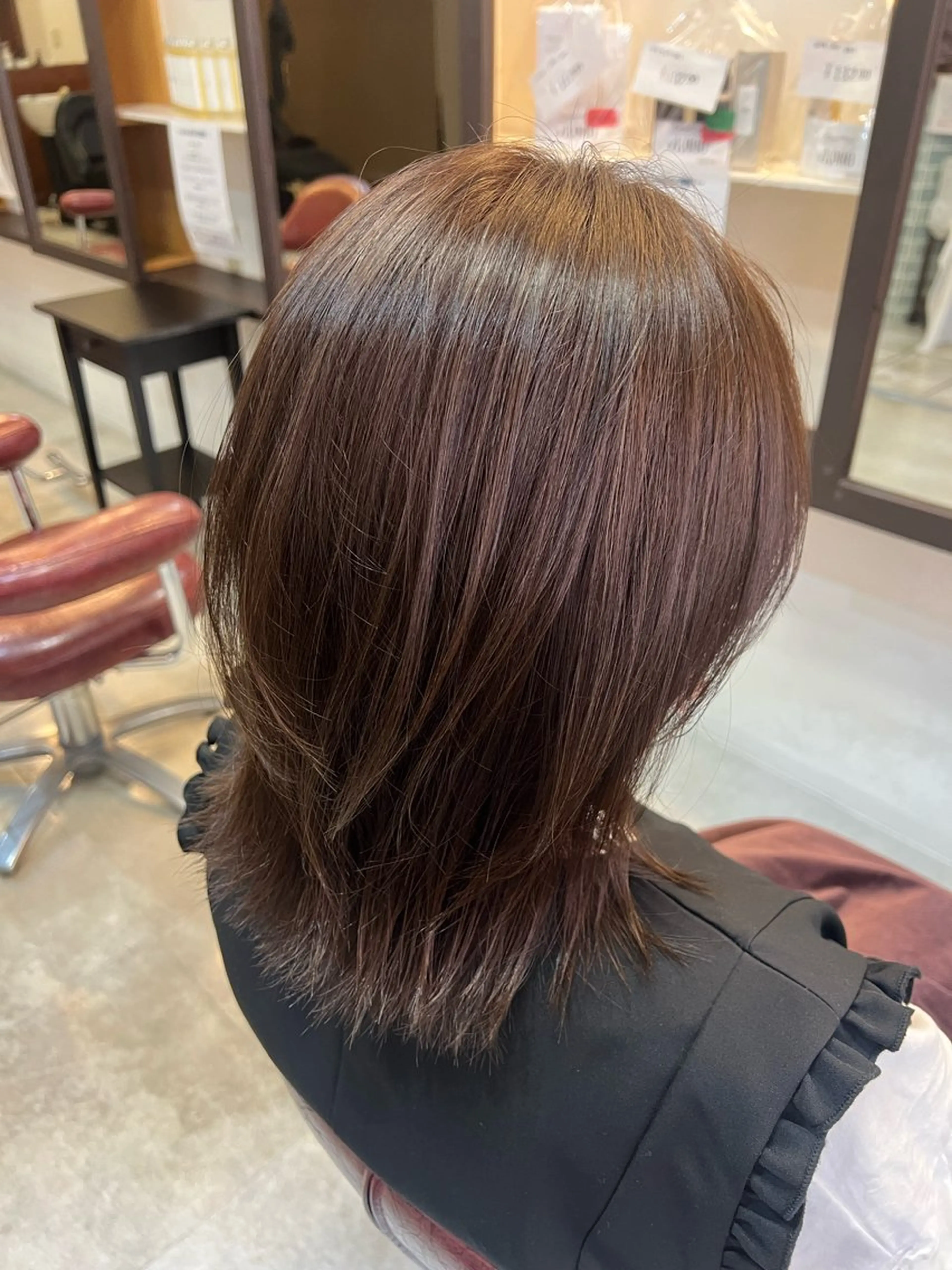 ミディアム カラー グレージュ オリーブグレージュ オリーブグレー 吉岡 なみのヘアスタイル