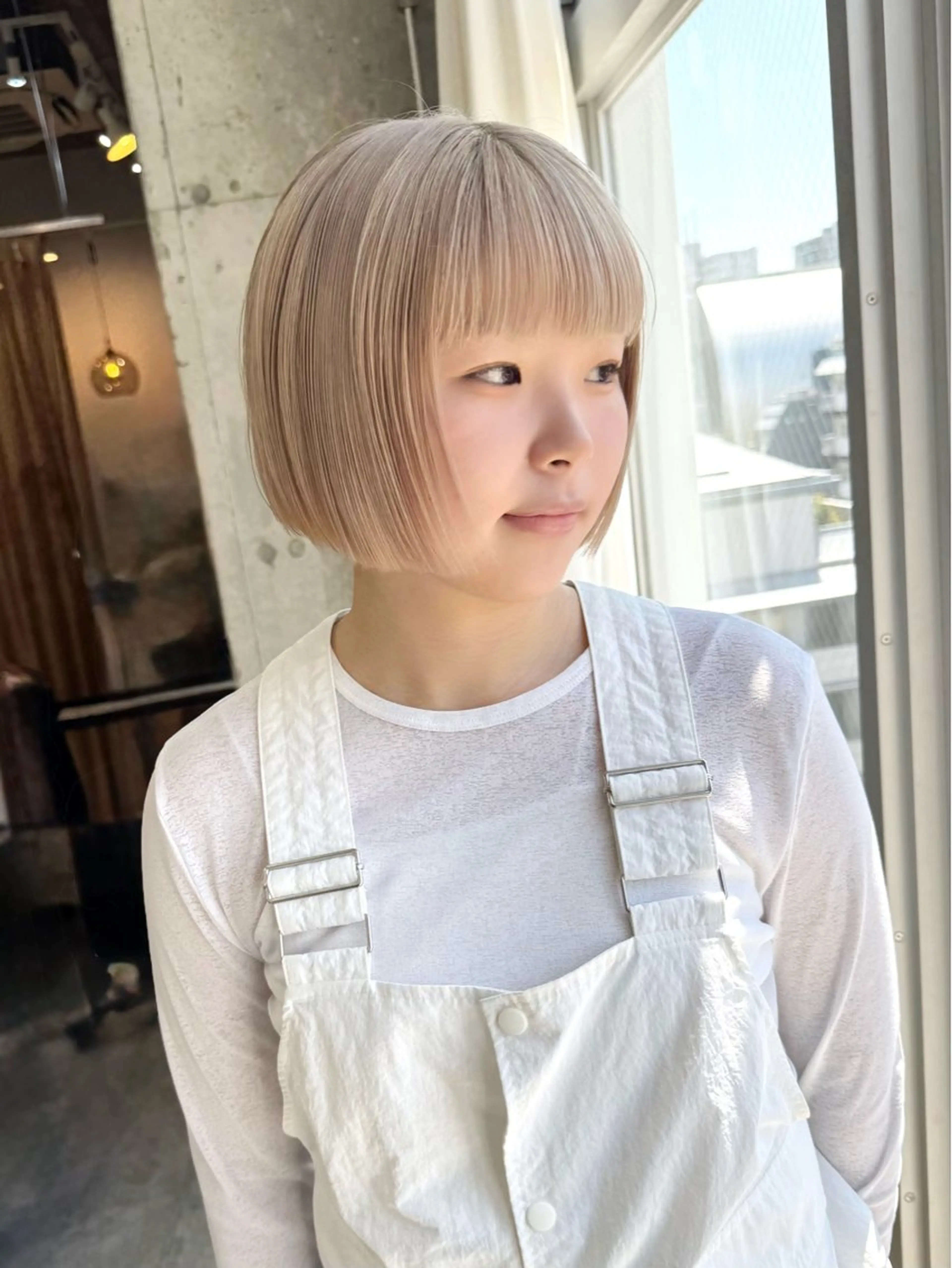 ショート カラー ヘアアレンジ バレイヤージュ ベージュカラー ブリーチ ブロンド ケアブリーチ ヘアカラー lani ブリーチ /ダブルカラーのヘアスタイル