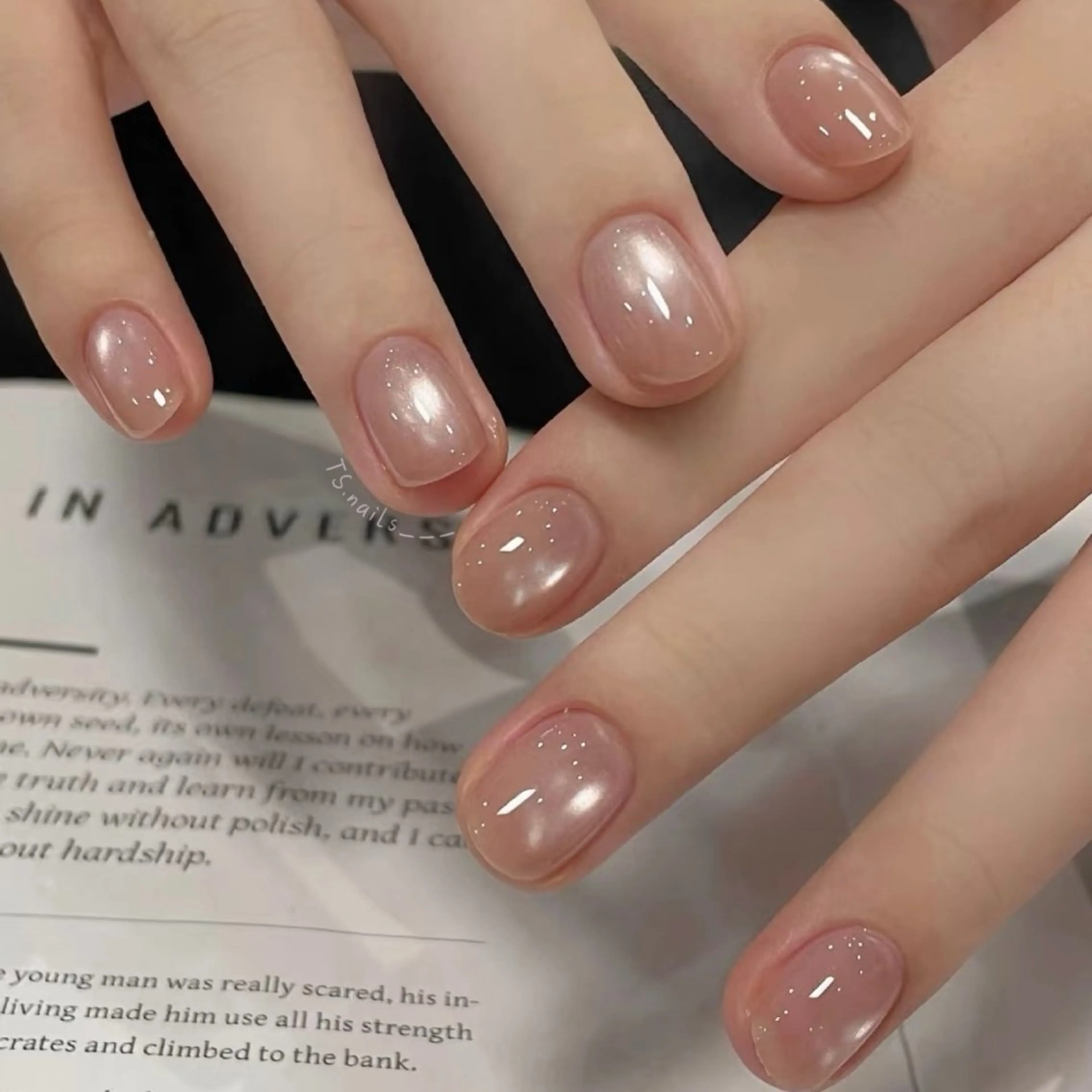 ネイル キラキラネイル マグネットネイル 持ち込み オフィスネイル シンプルネイル TS. nails___のネイルデザイン