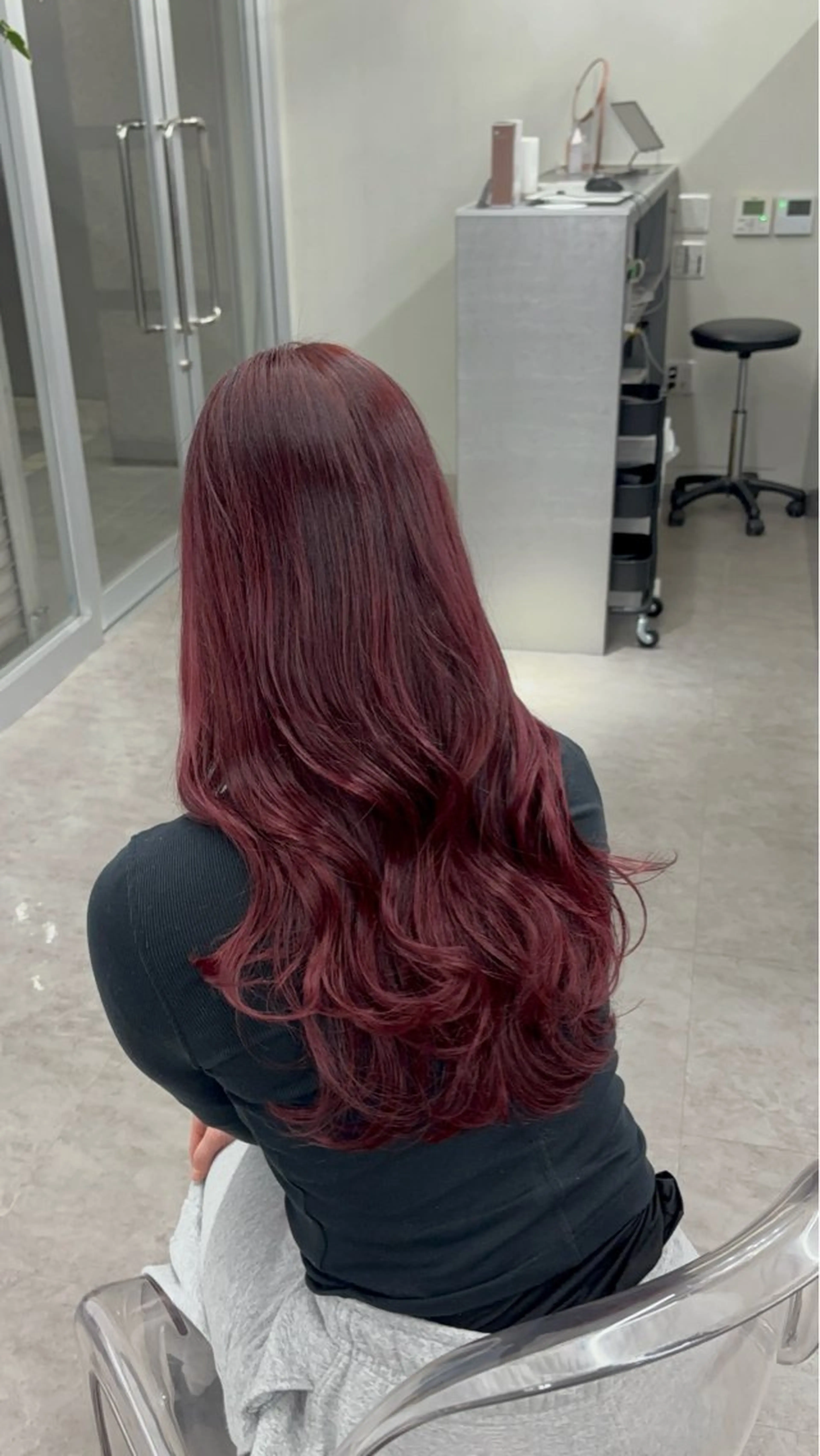 カラー 伊藤 憲のヘアスタイル