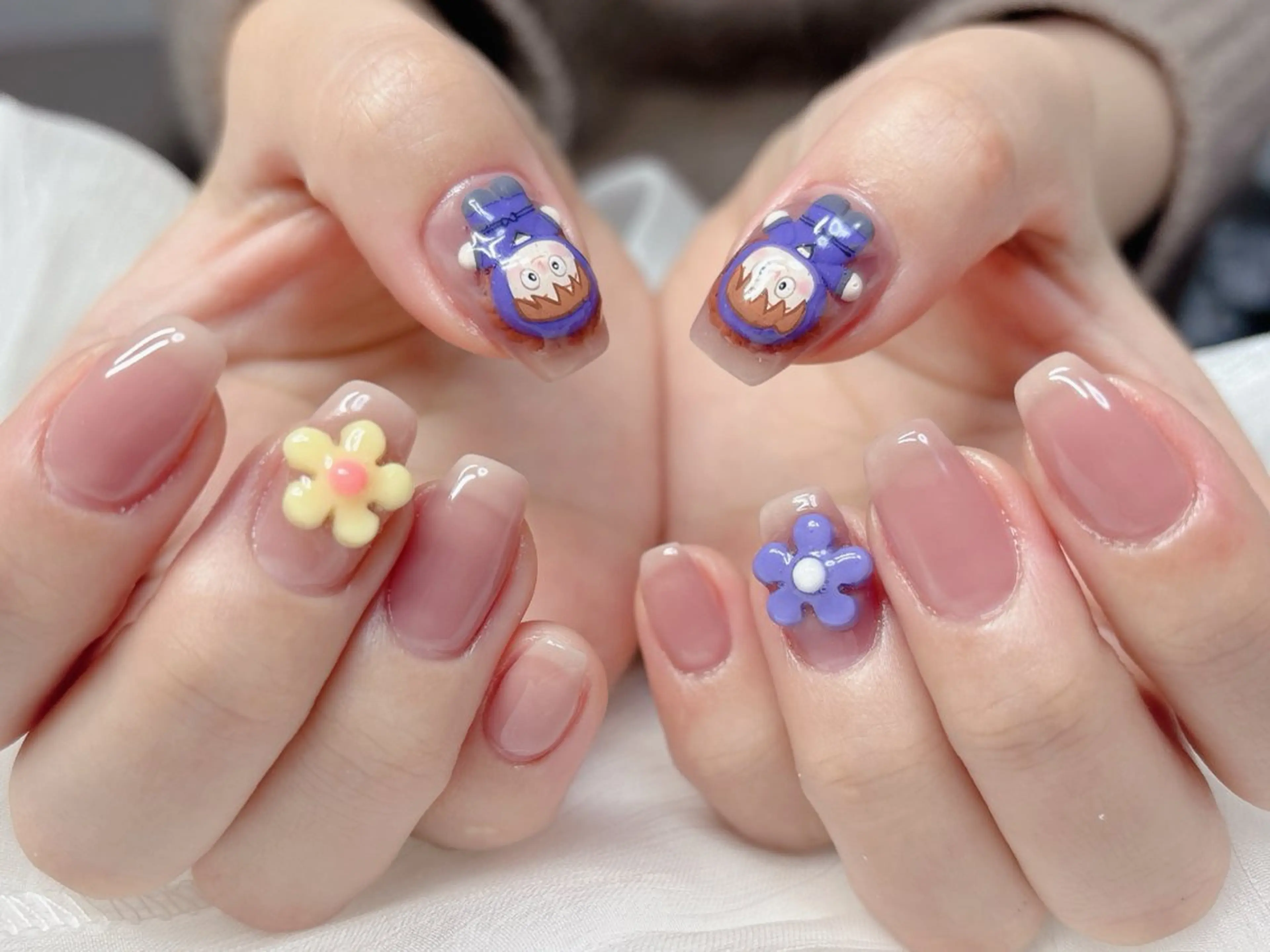 ネイル フラワーネイル ワンカラーネイル ハンドネイル Nail •Head スパFortunaのネイルデザイン