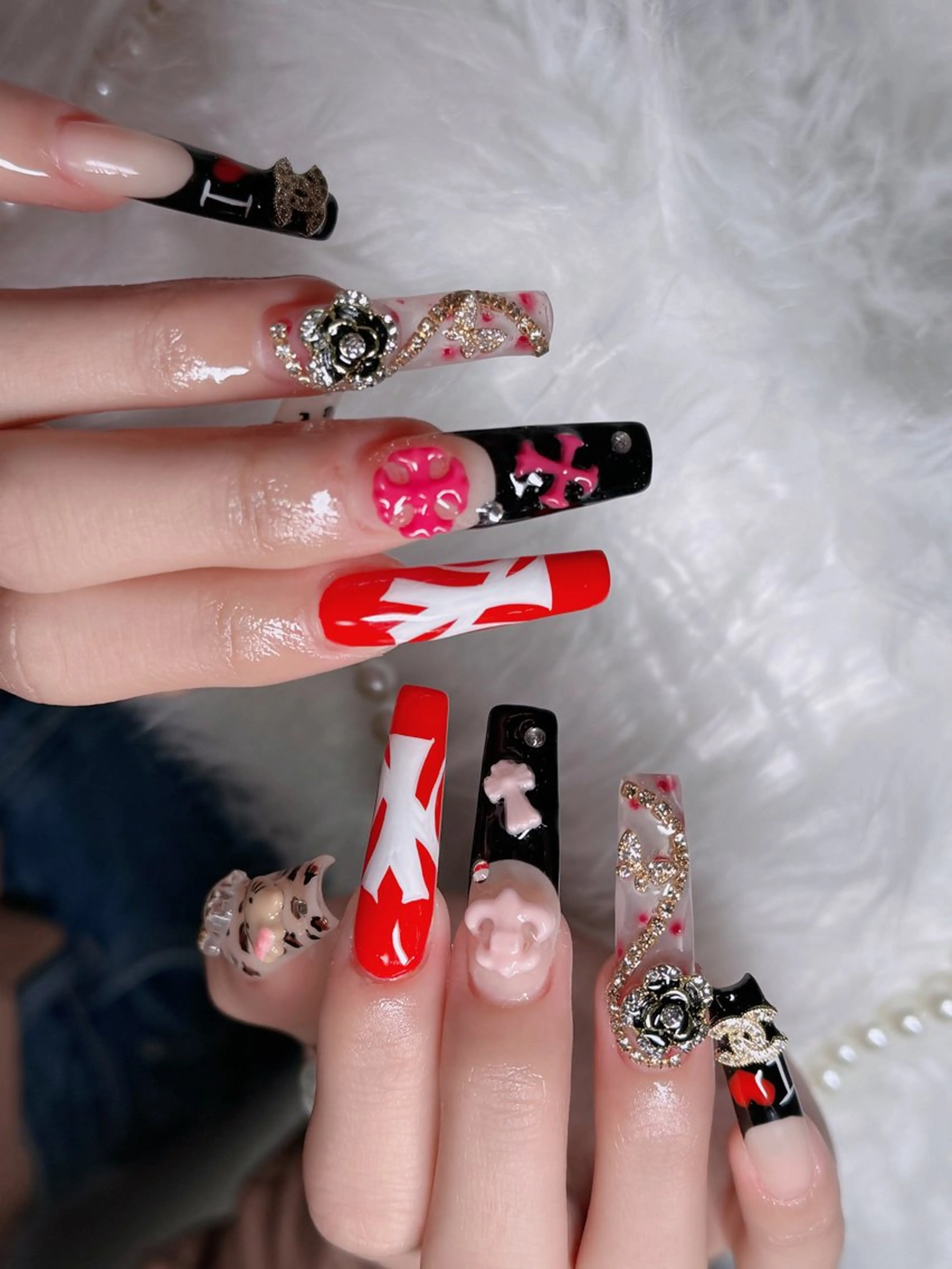 ネイル オーロラネイル フレンチネイル ジェルネイル ハロウィン キラキラネイル ハンドネイル H.baby Nail Salonのネイルデザイン