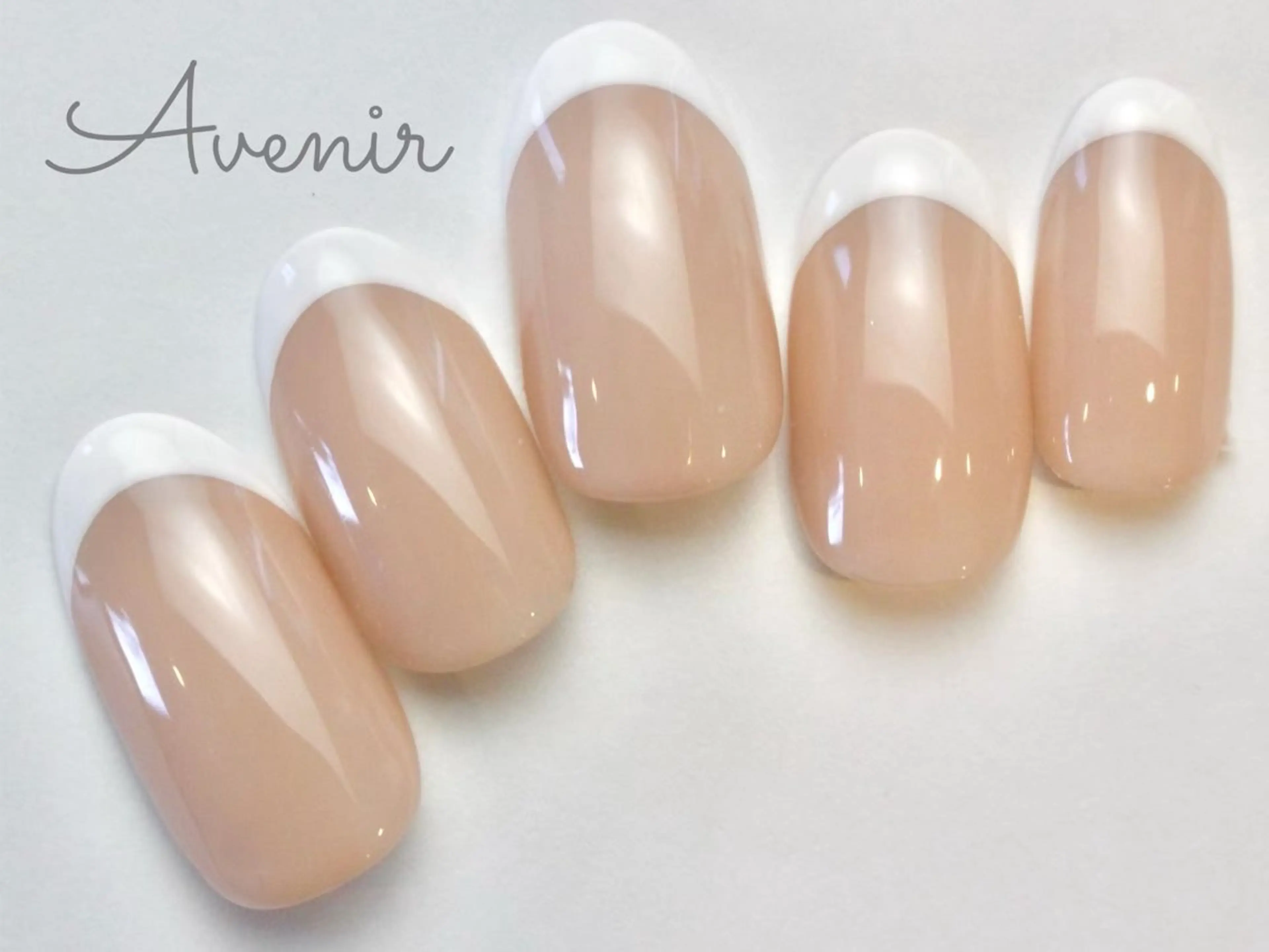 【フレンチネイル】初回オフ無料✨爪に優しいパラジェル使用⭐️特別価格⭐️の写真