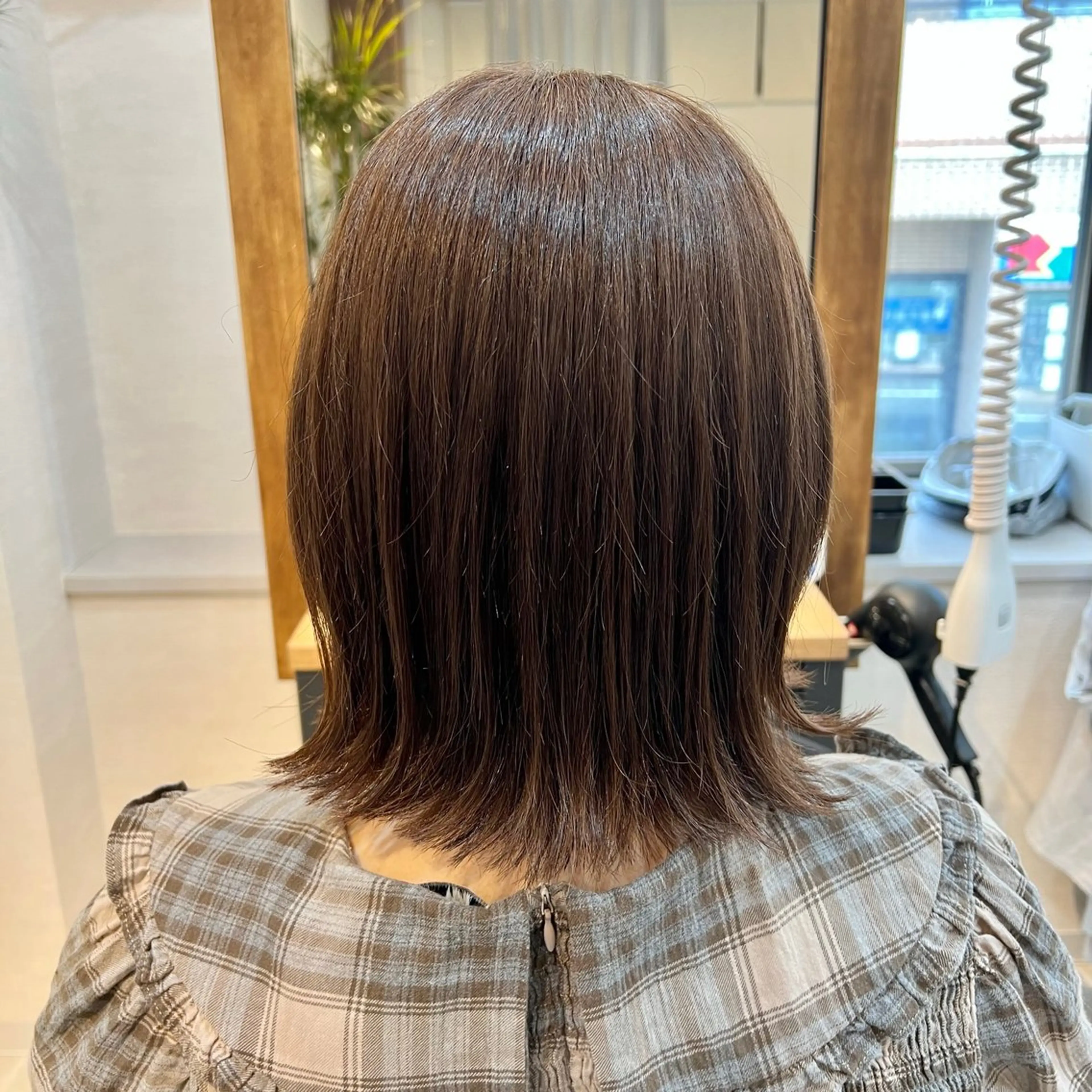 ミディアム カラー ベージュカラー ボブ 外ハネヘア 透明感カラー/艶髪 🌷ちばなお🌷のヘアスタイル