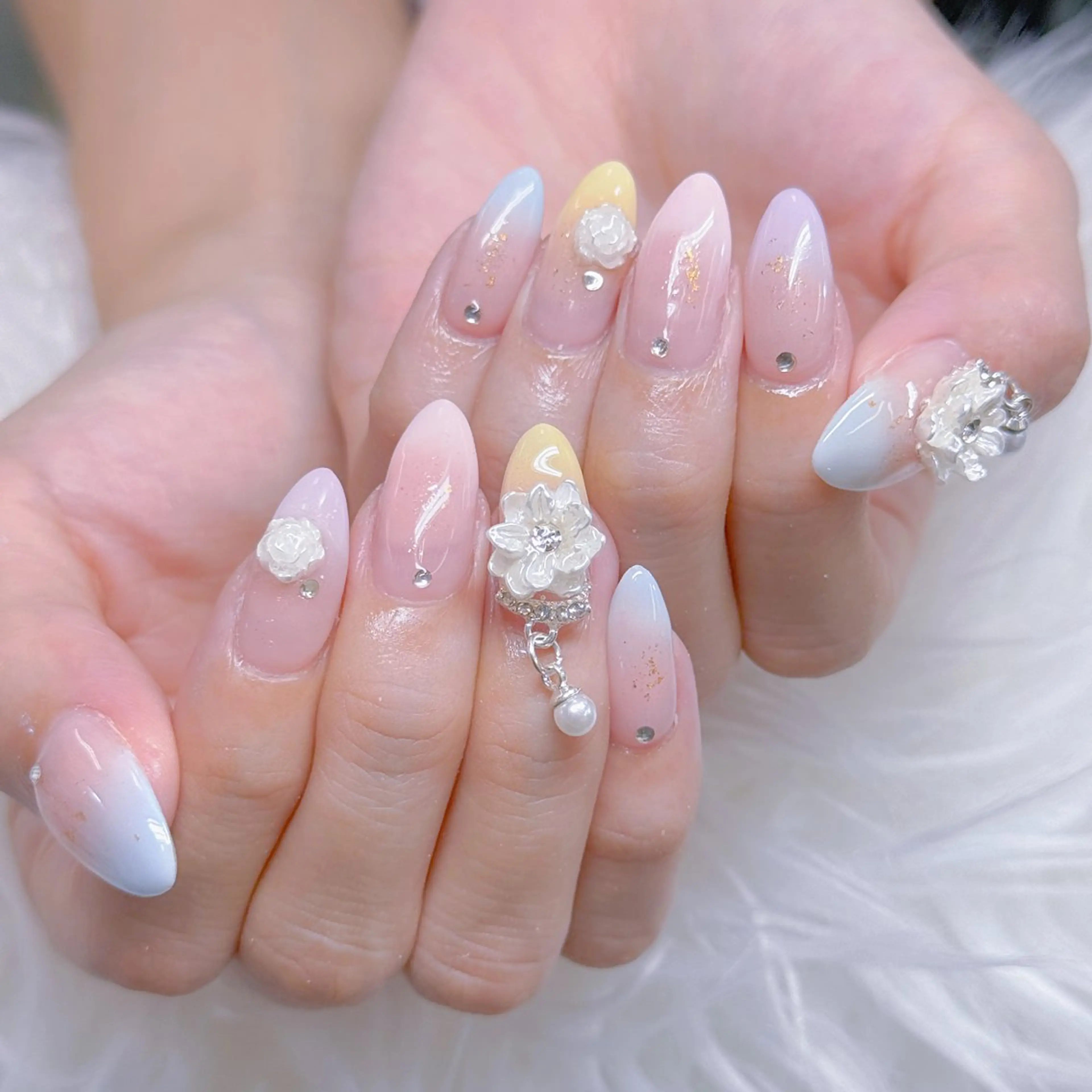 ネイル チークネイル 長さ出し フレンチネイル ジェルネイル ガラスフレンチ ハンドネイル anh nail anne🤍のネイルデザイン