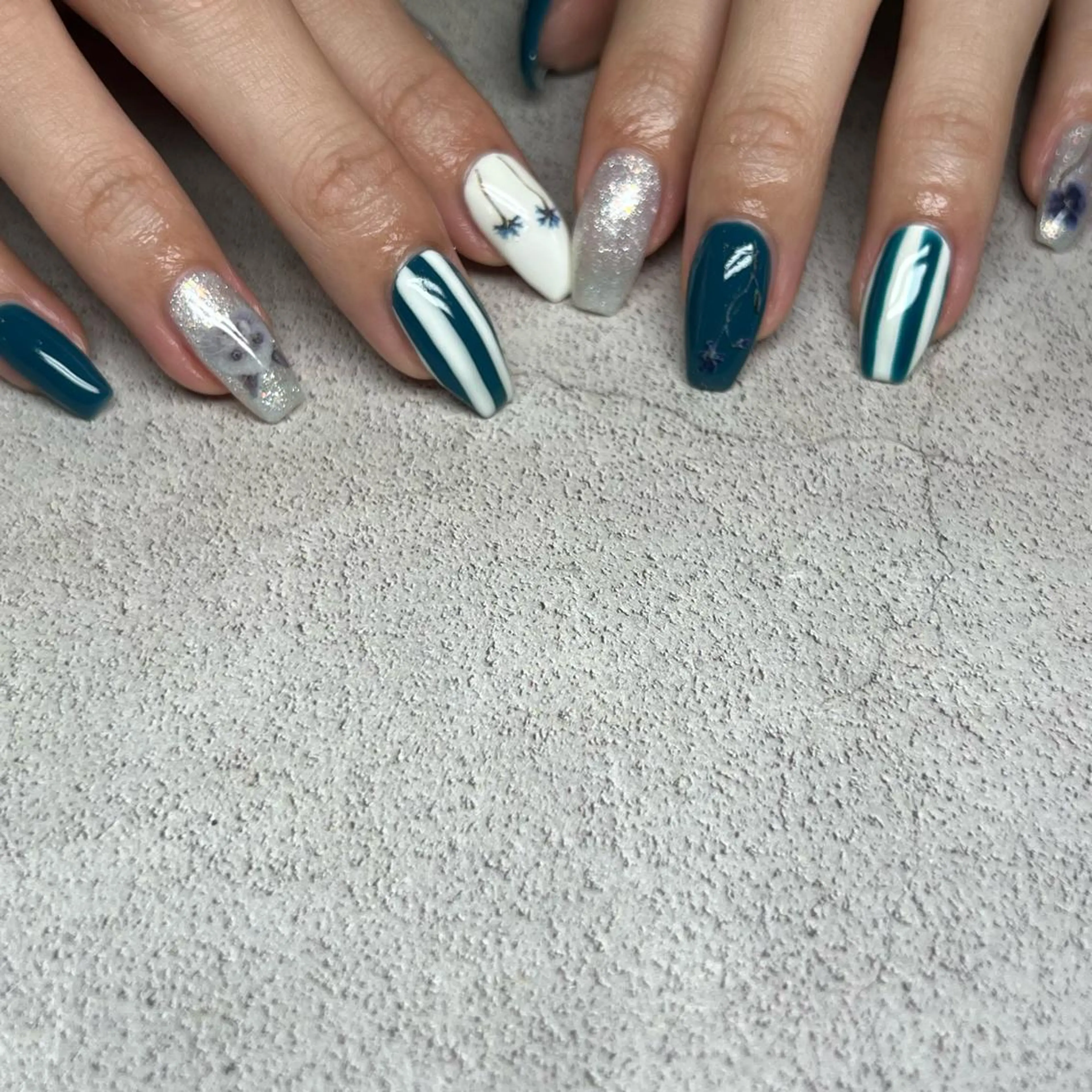 ネイル ハンドネイル 𝐫𝐚𝐢 𝐧𝐚𝐢𝐥の眉毛・アイブロウイメージ